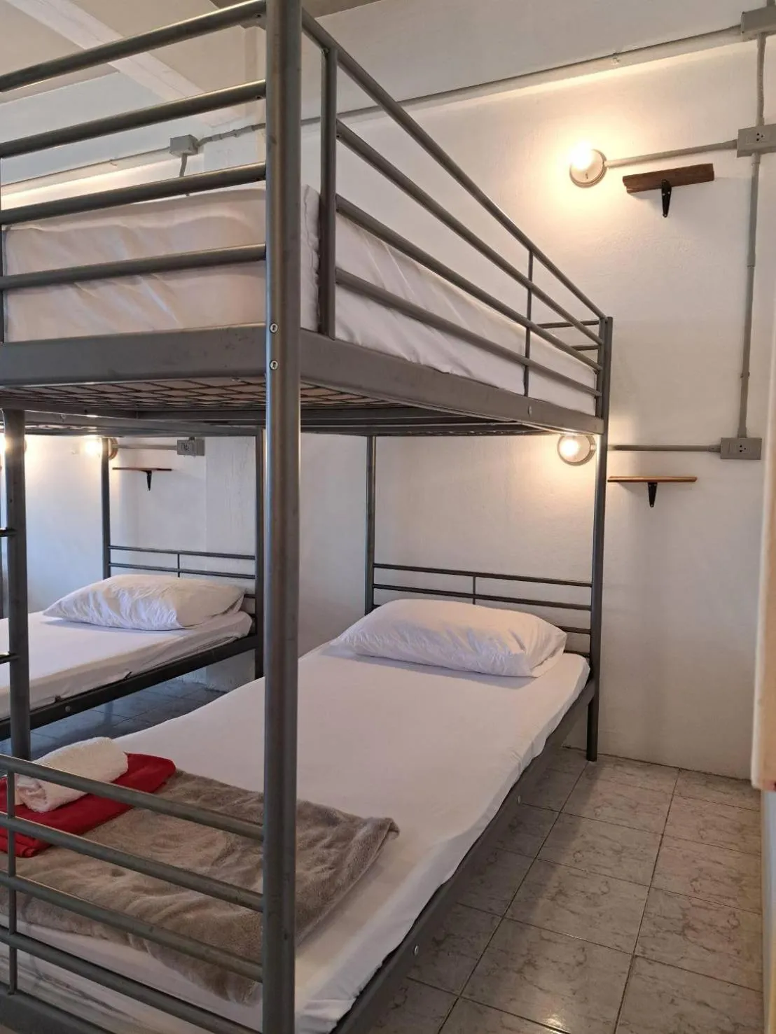 Bed in 8 SLEEPER STREET Guesthouse