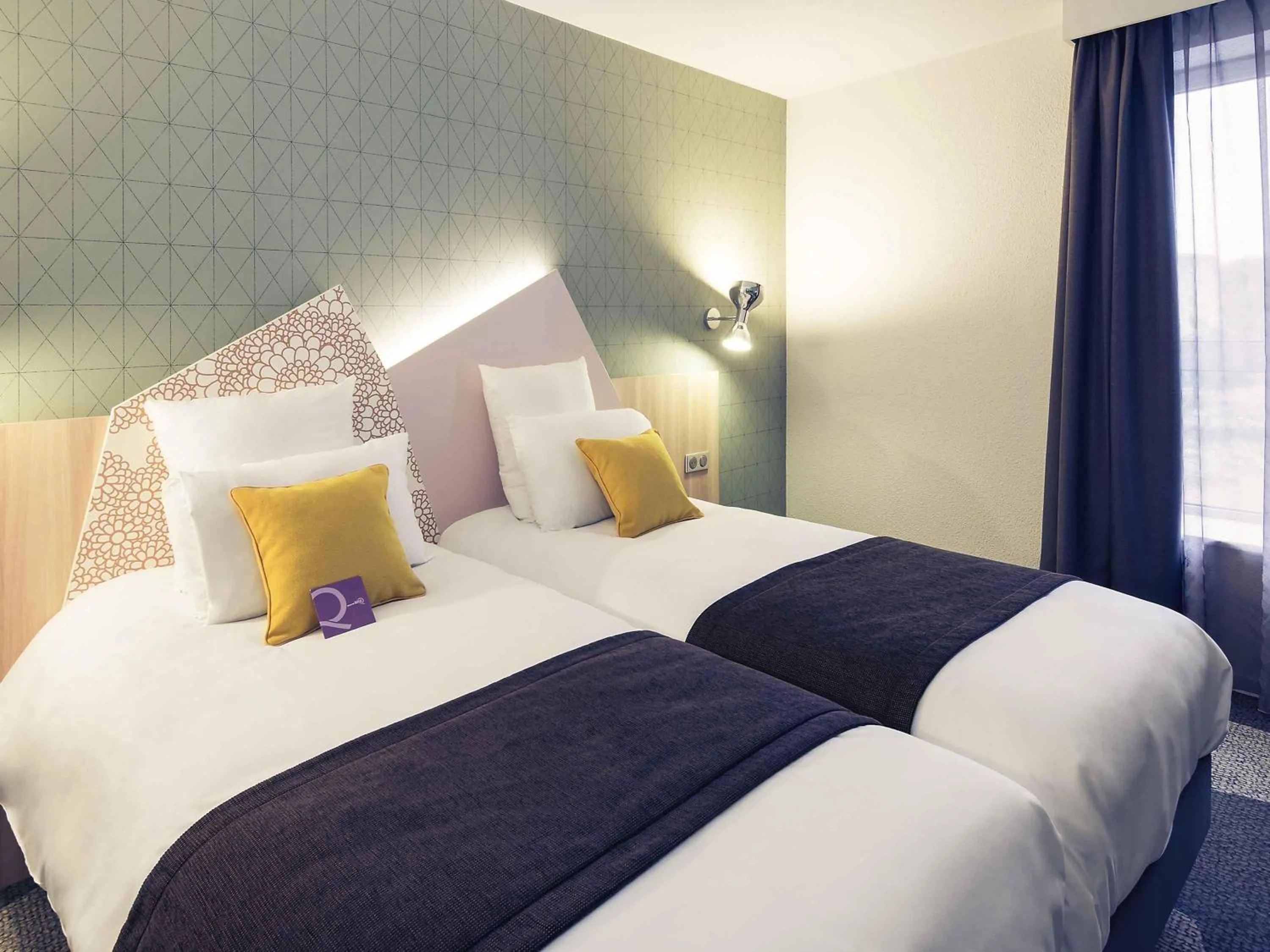 Bedroom, Bed in Hôtel Mercure Thionville Centre Porte du Luxembourg