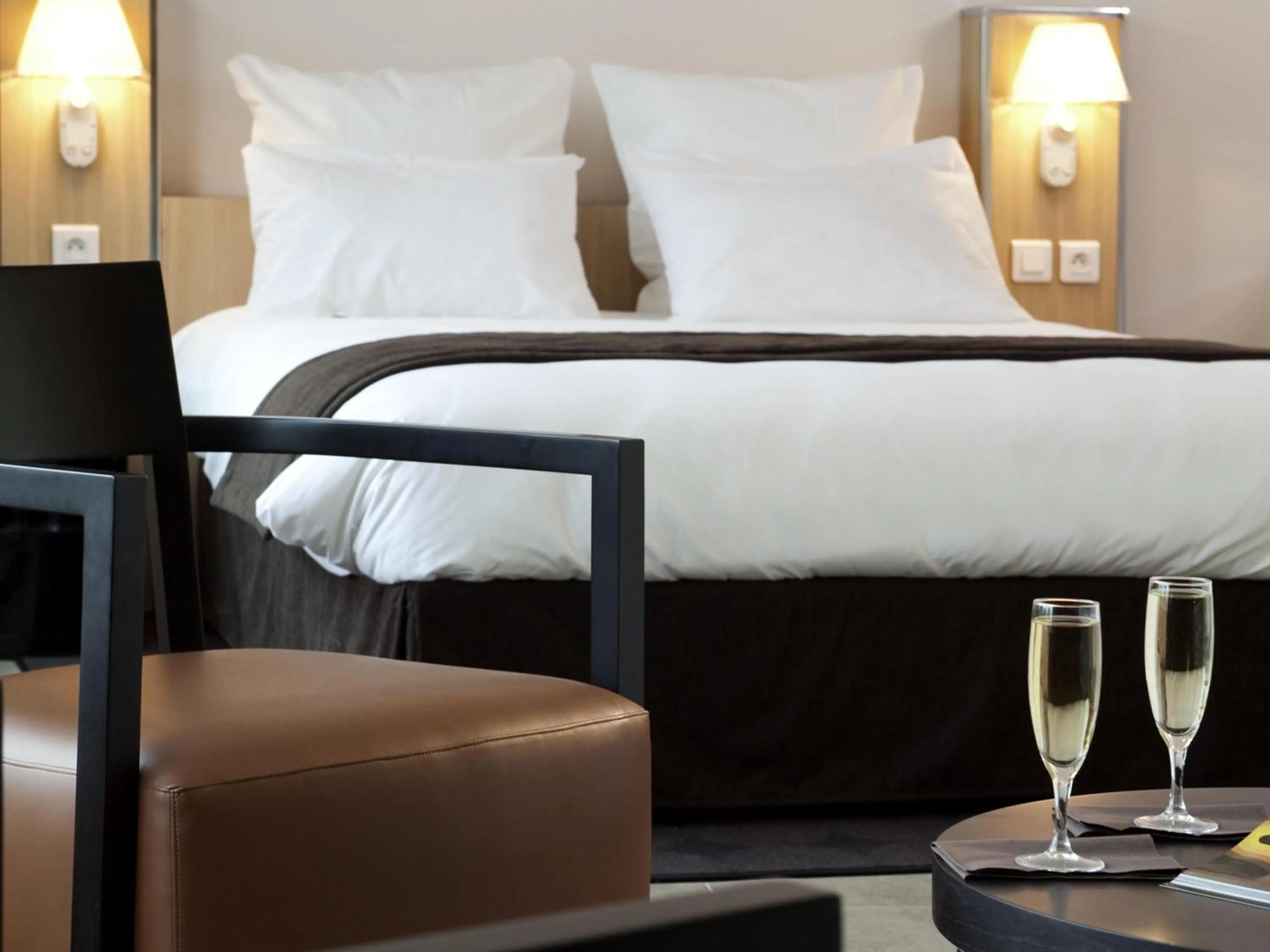 Bedroom, Bed in Hôtel Mercure Thionville Centre Porte du Luxembourg