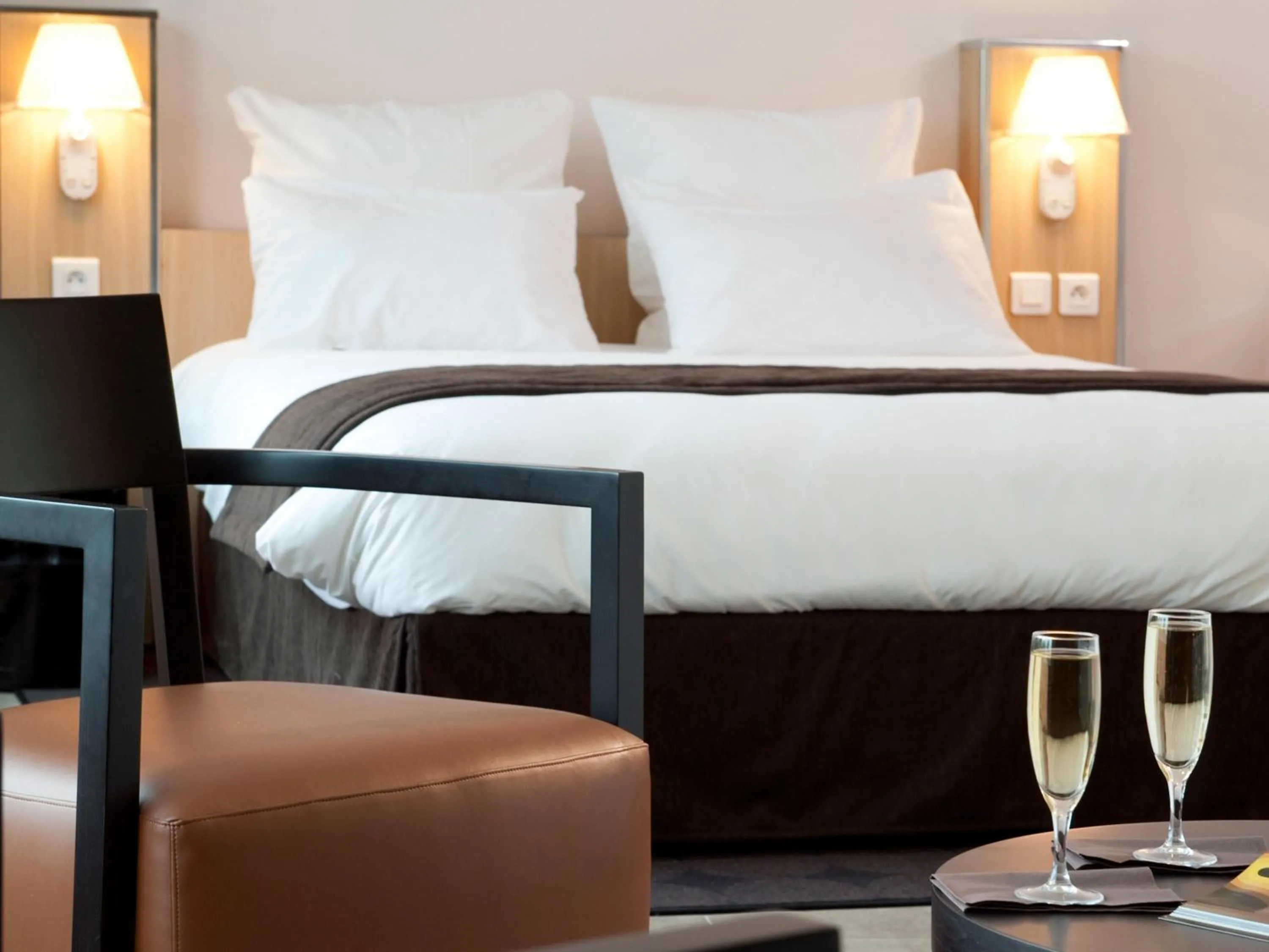 Bedroom, Bed in Hôtel Mercure Thionville Centre Porte du Luxembourg