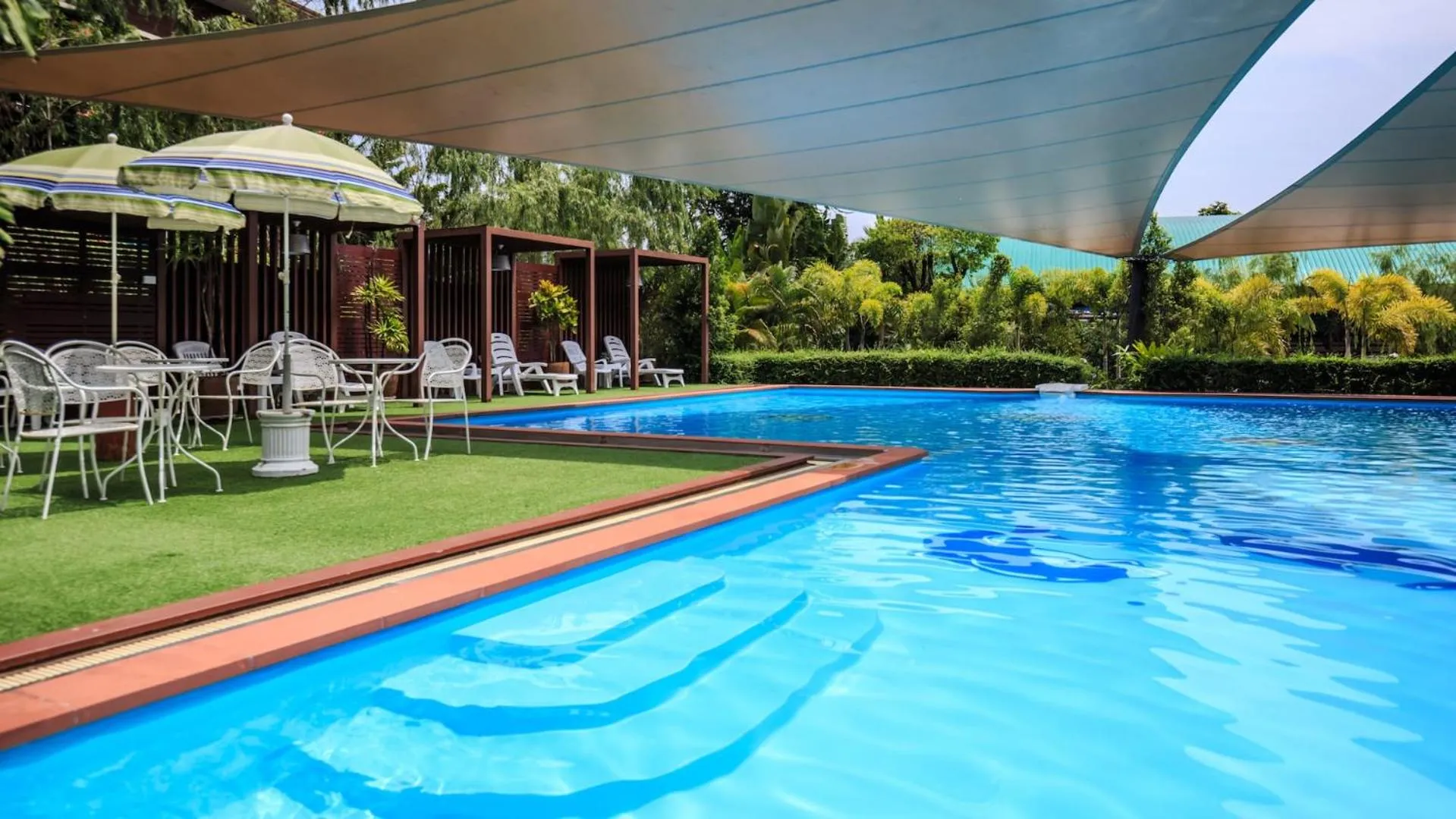 Swimming pool in Kwan Ruen Park
