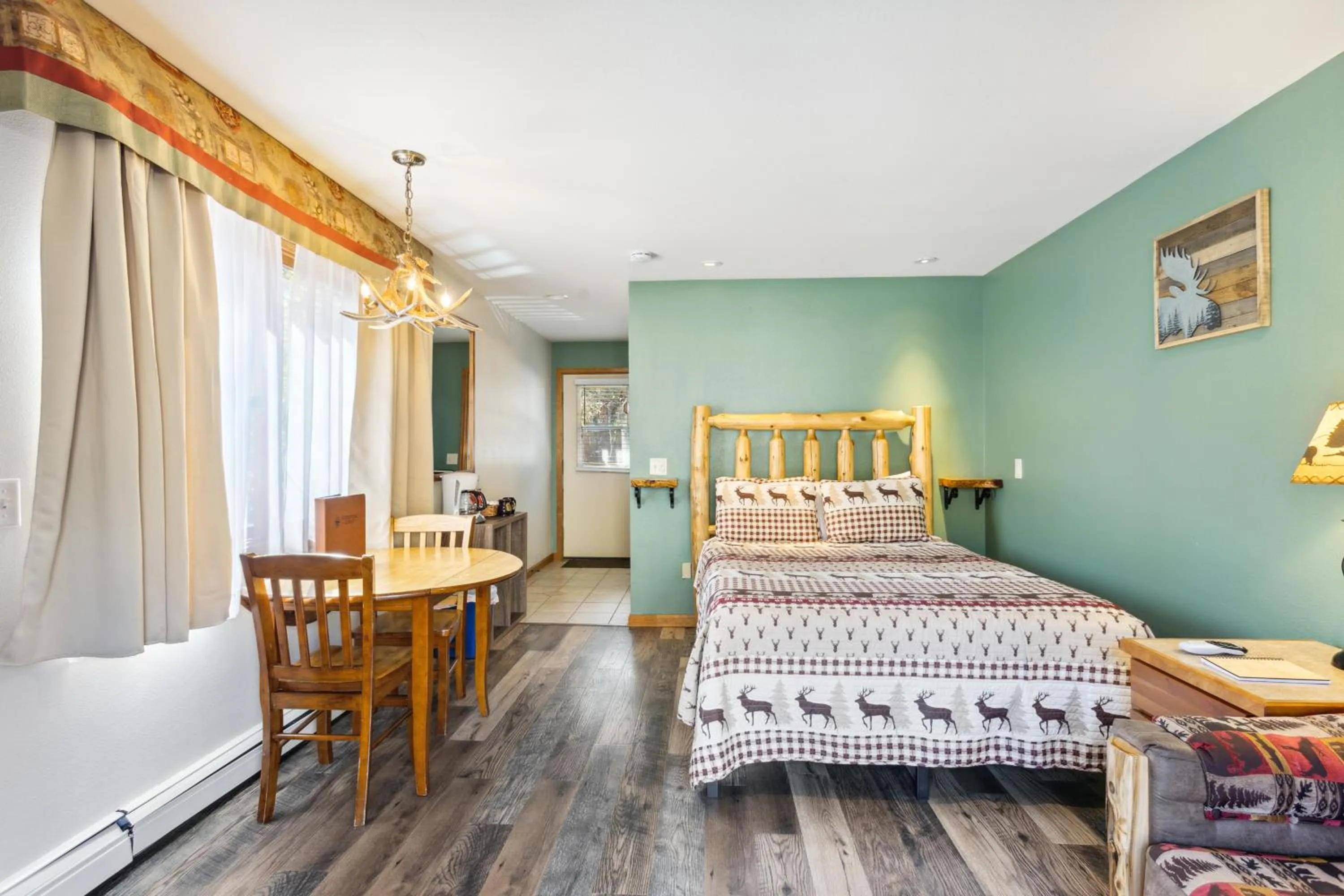 Bed in Ponderosa Lodge