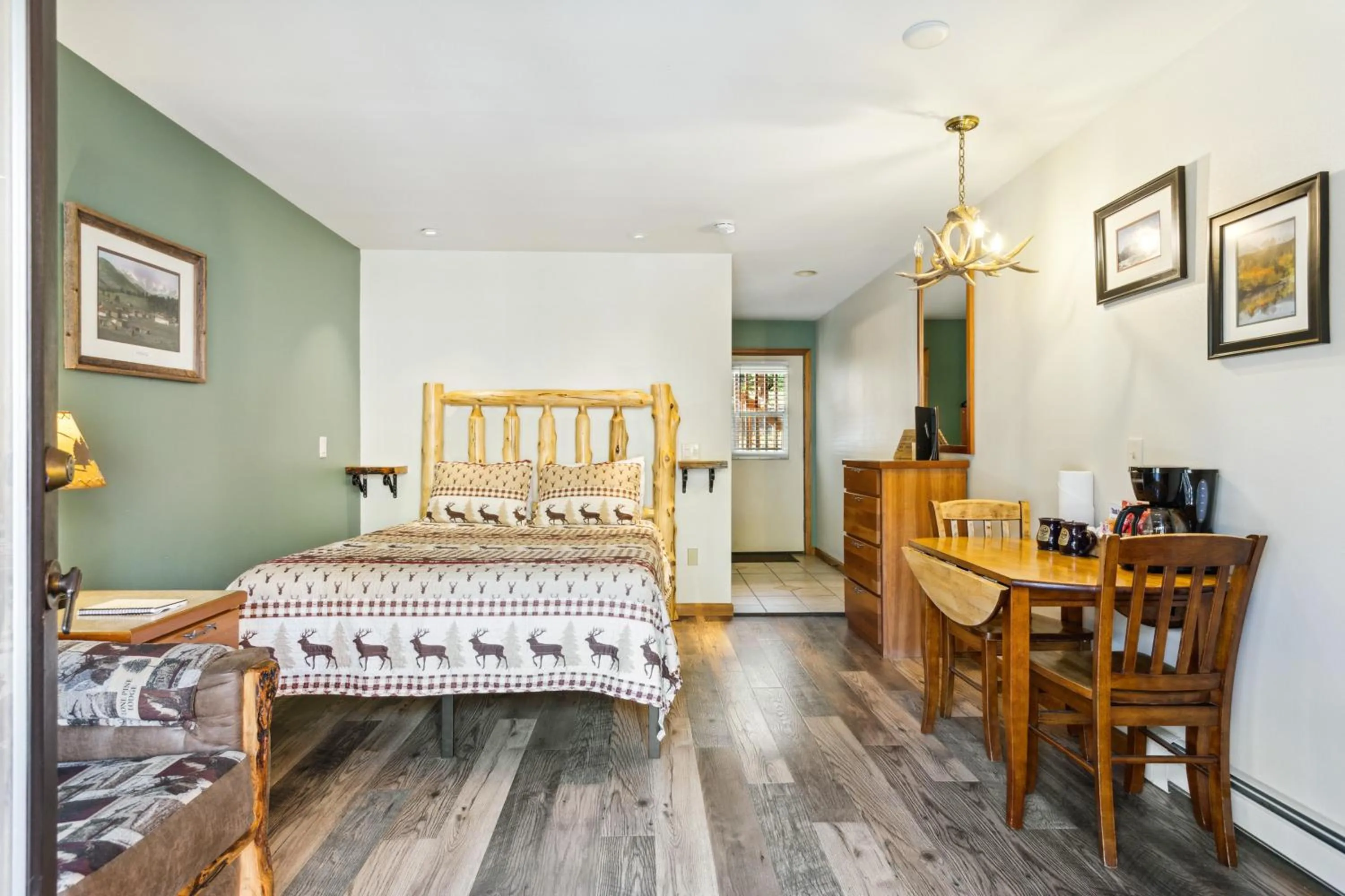 Bed in Ponderosa Lodge