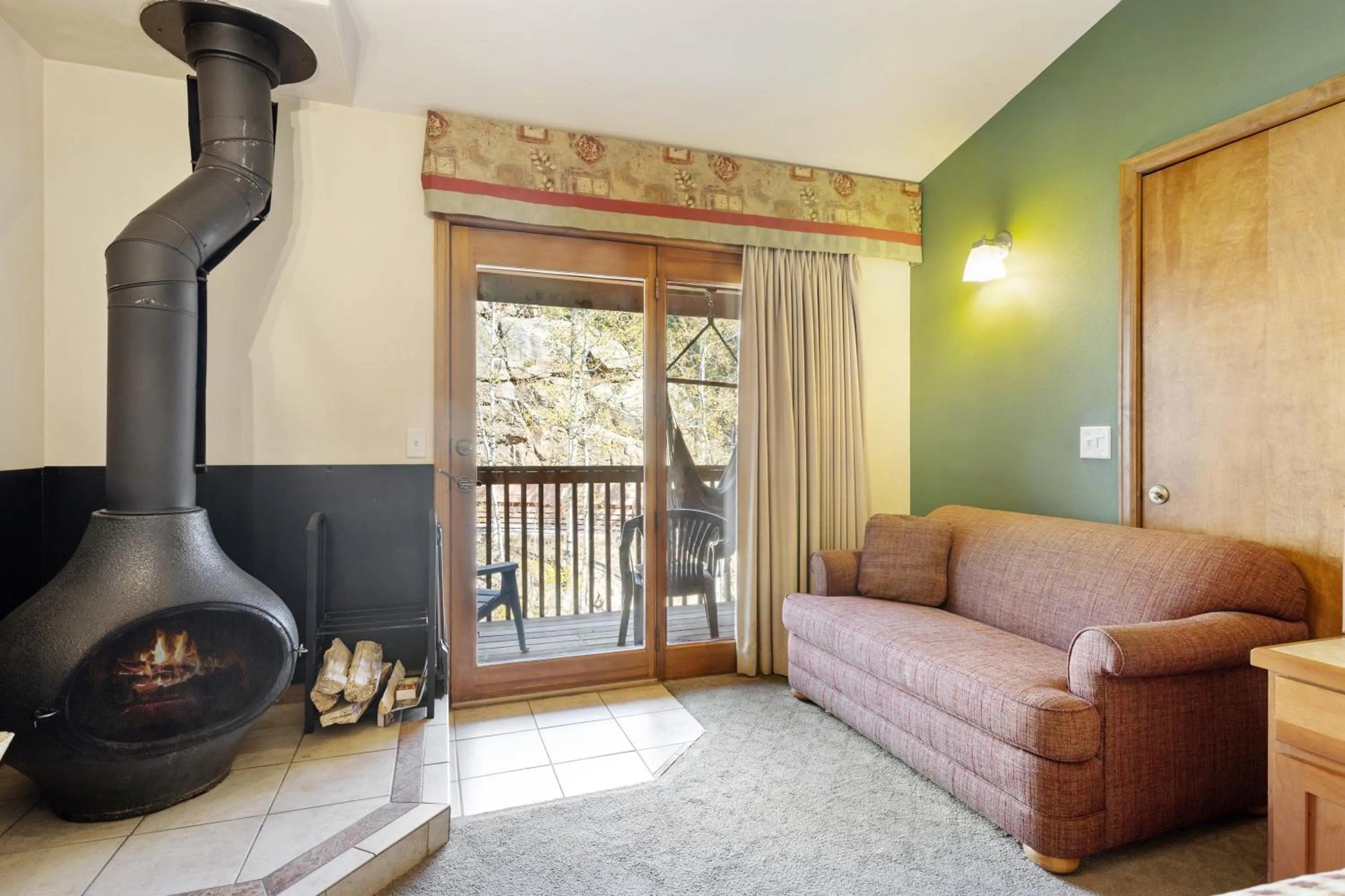 Seating area in Ponderosa Lodge