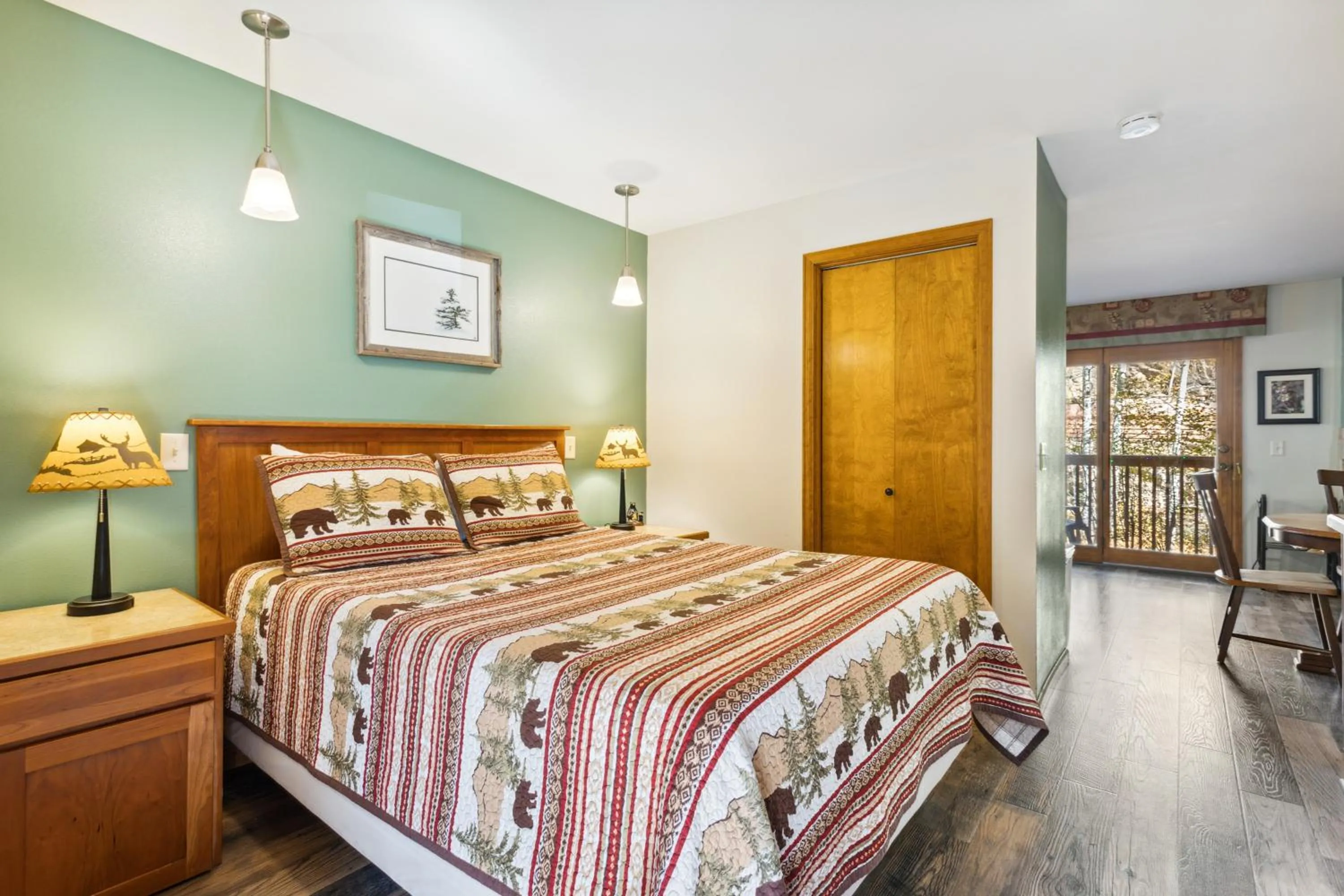 Bed in Ponderosa Lodge