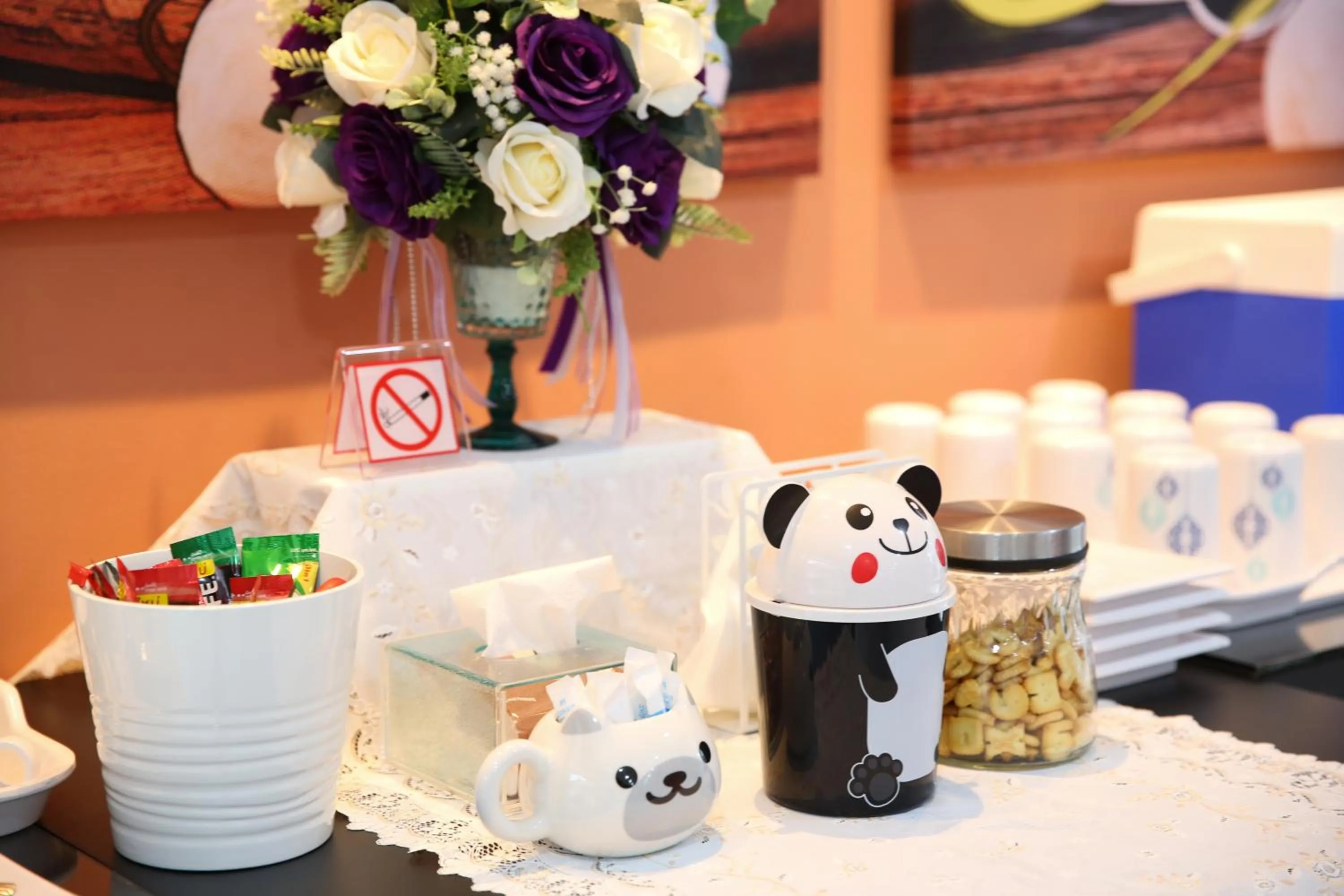 Coffee/tea facilities in Lucky panda Hotel