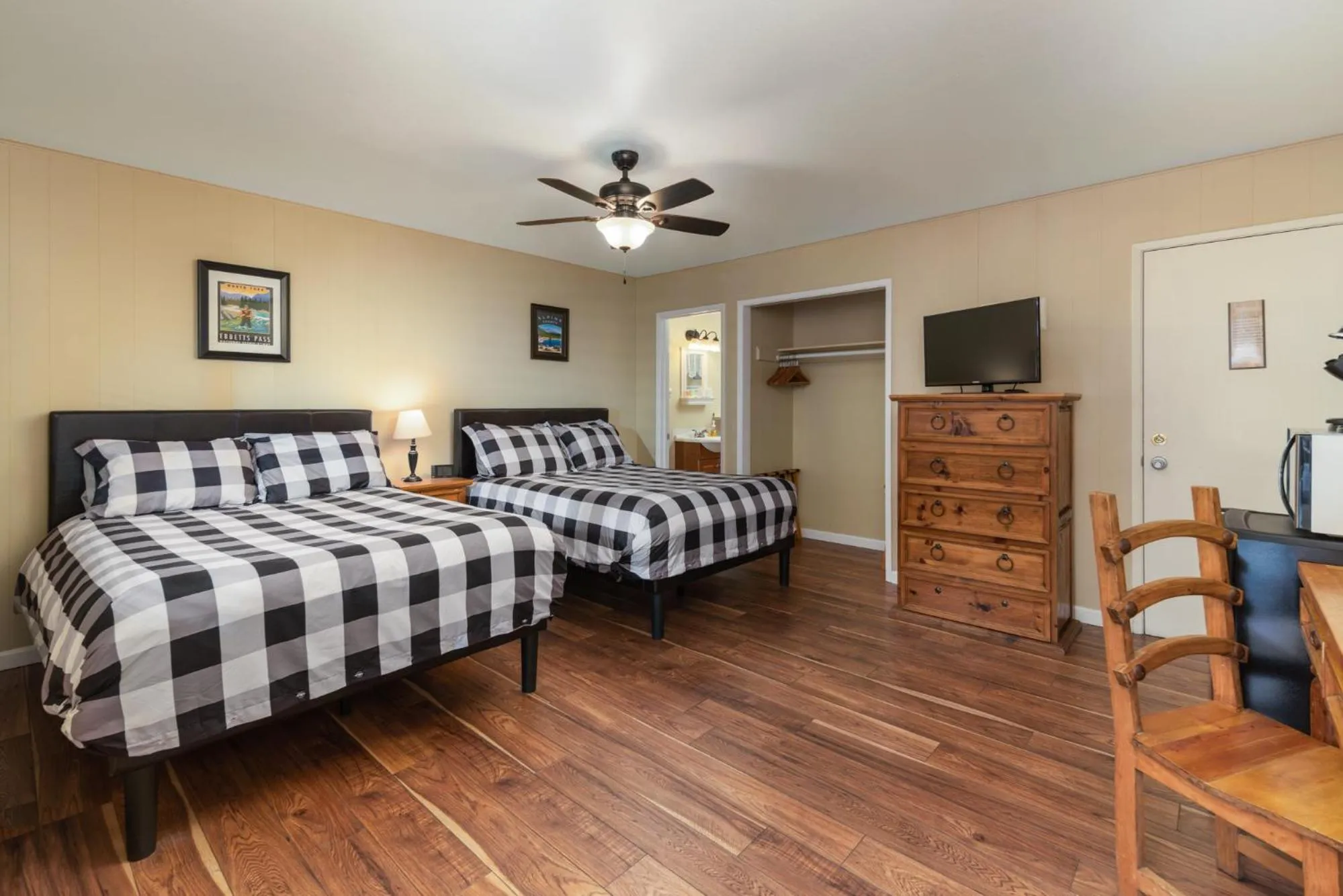 Bedroom, Bed in Arnold Meadowmont Lodge