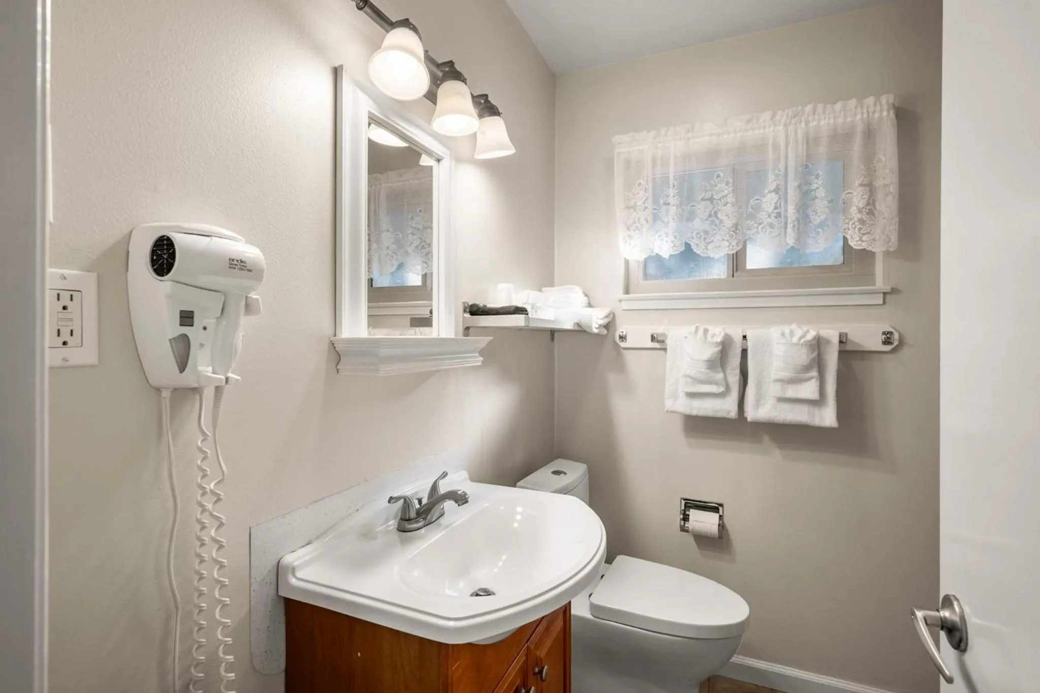 Bathroom in Arnold Meadowmont Lodge