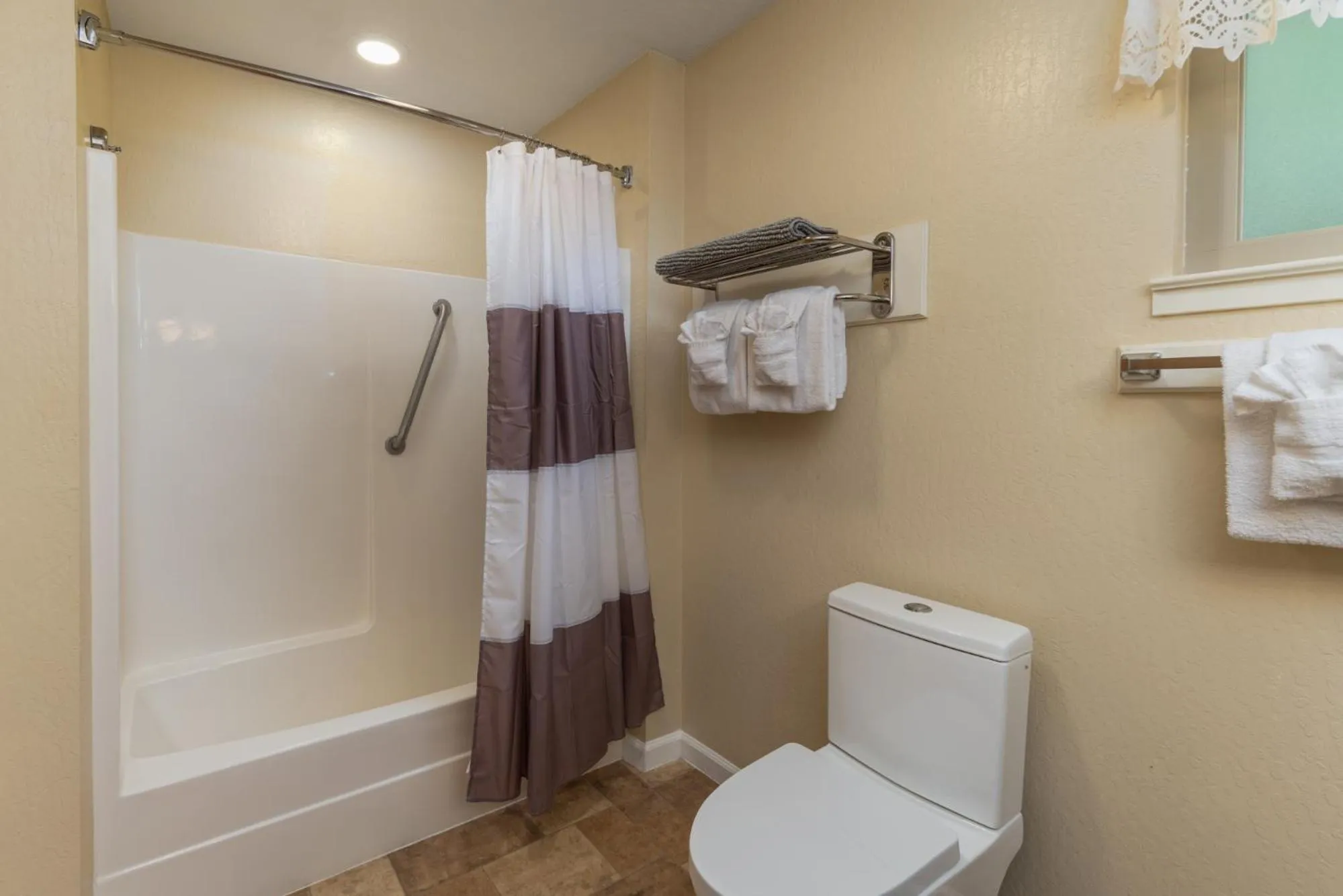 Bathroom in Arnold Meadowmont Lodge