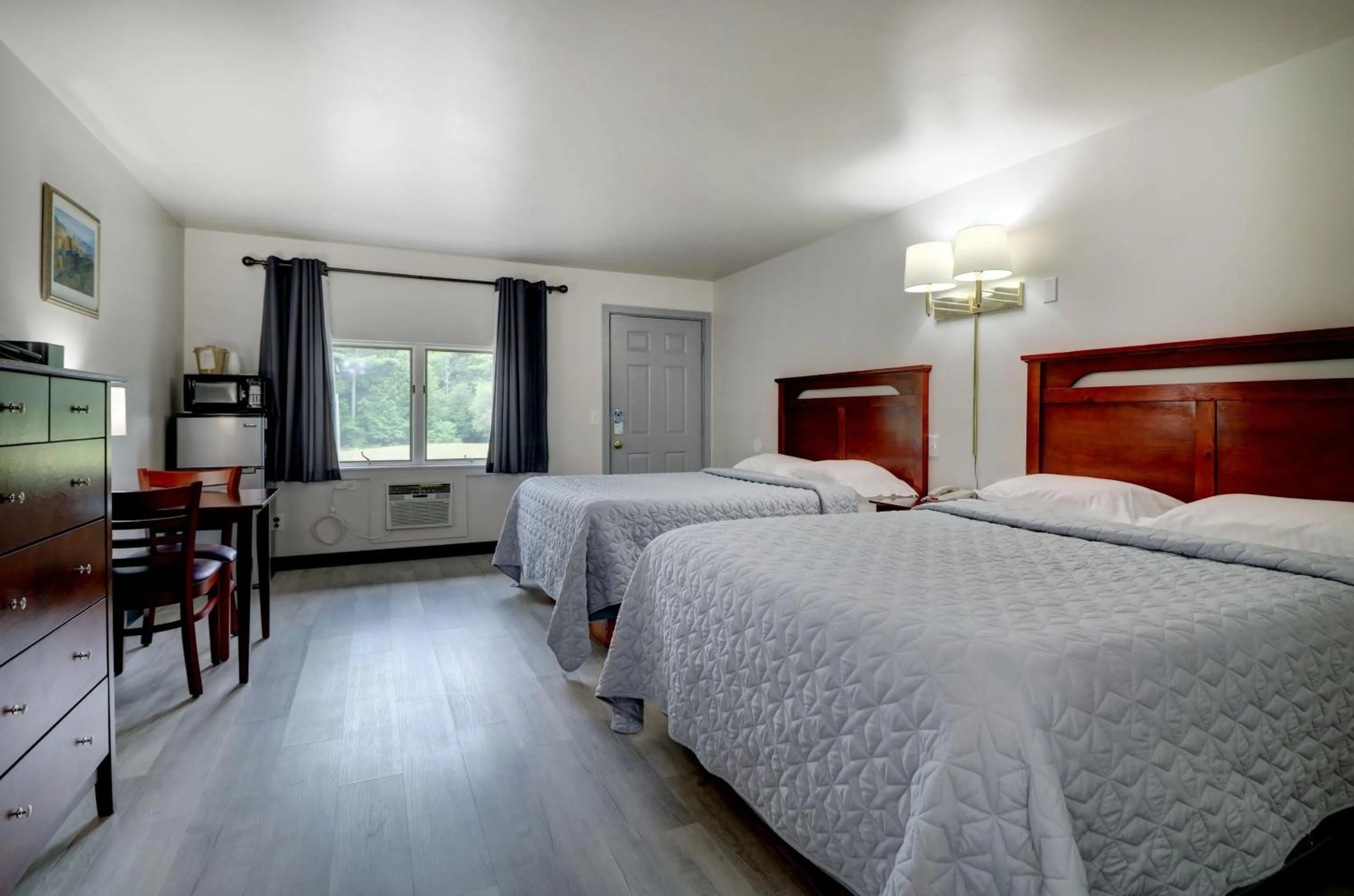 Bedroom, Bed in Canaan Motel