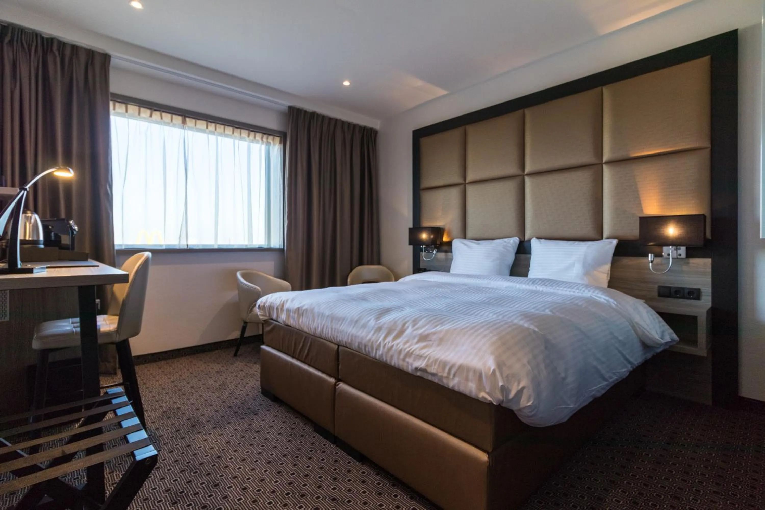 Bed in Riva hotel Den Haag - Delft