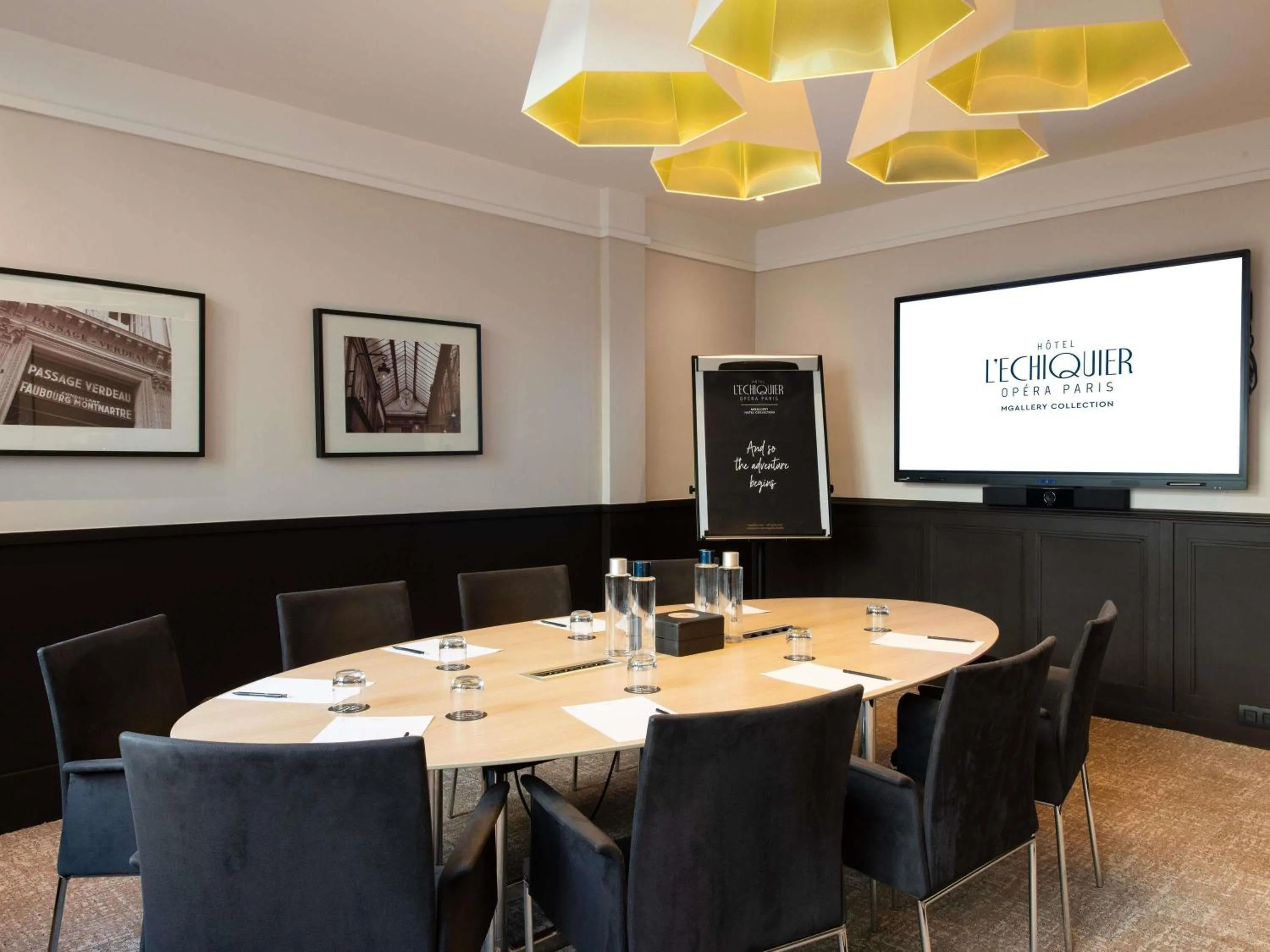 Meeting/conference room in l'Echiquier Opéra Hotel Paris - MGallery Collection