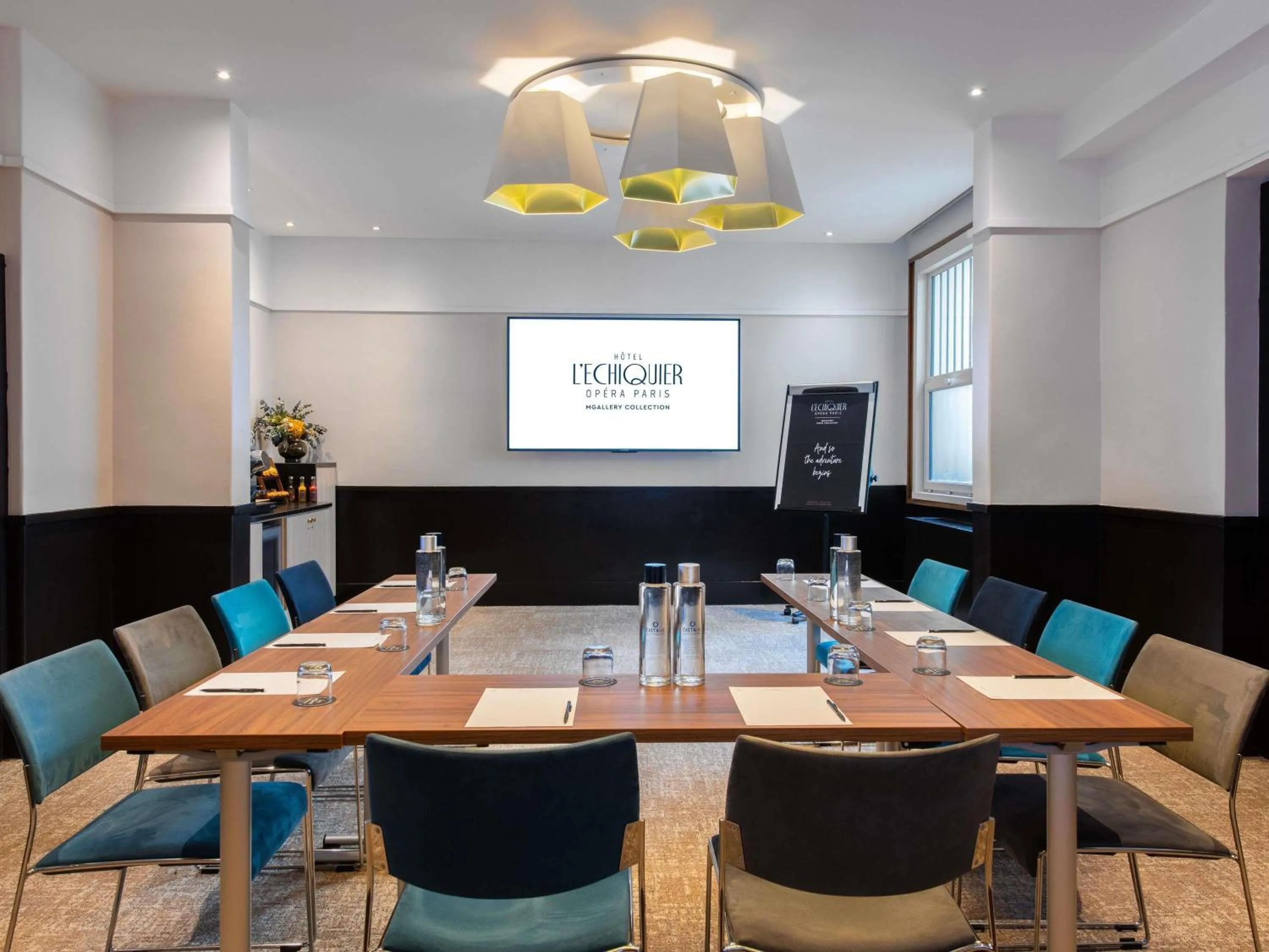 Meeting/conference room in l'Echiquier Opéra Hotel Paris - MGallery Collection