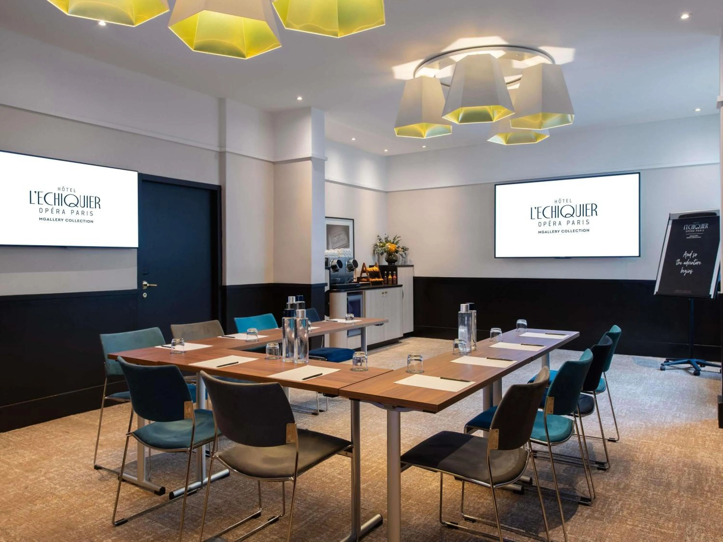 Meeting/conference room in l'Echiquier Opéra Hotel Paris - MGallery Collection
