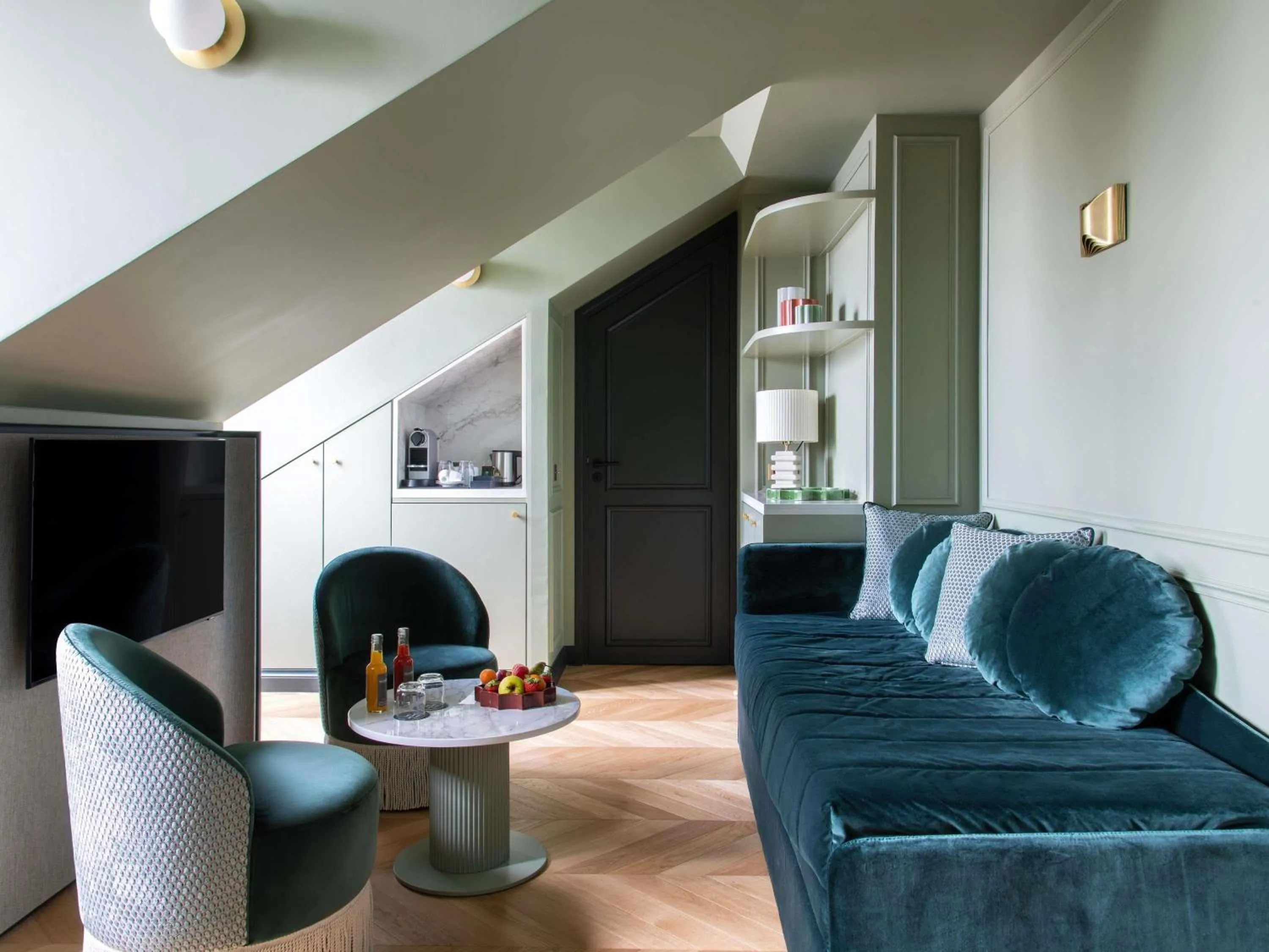 Bedroom in l'Echiquier Opéra Hotel Paris - MGallery Collection