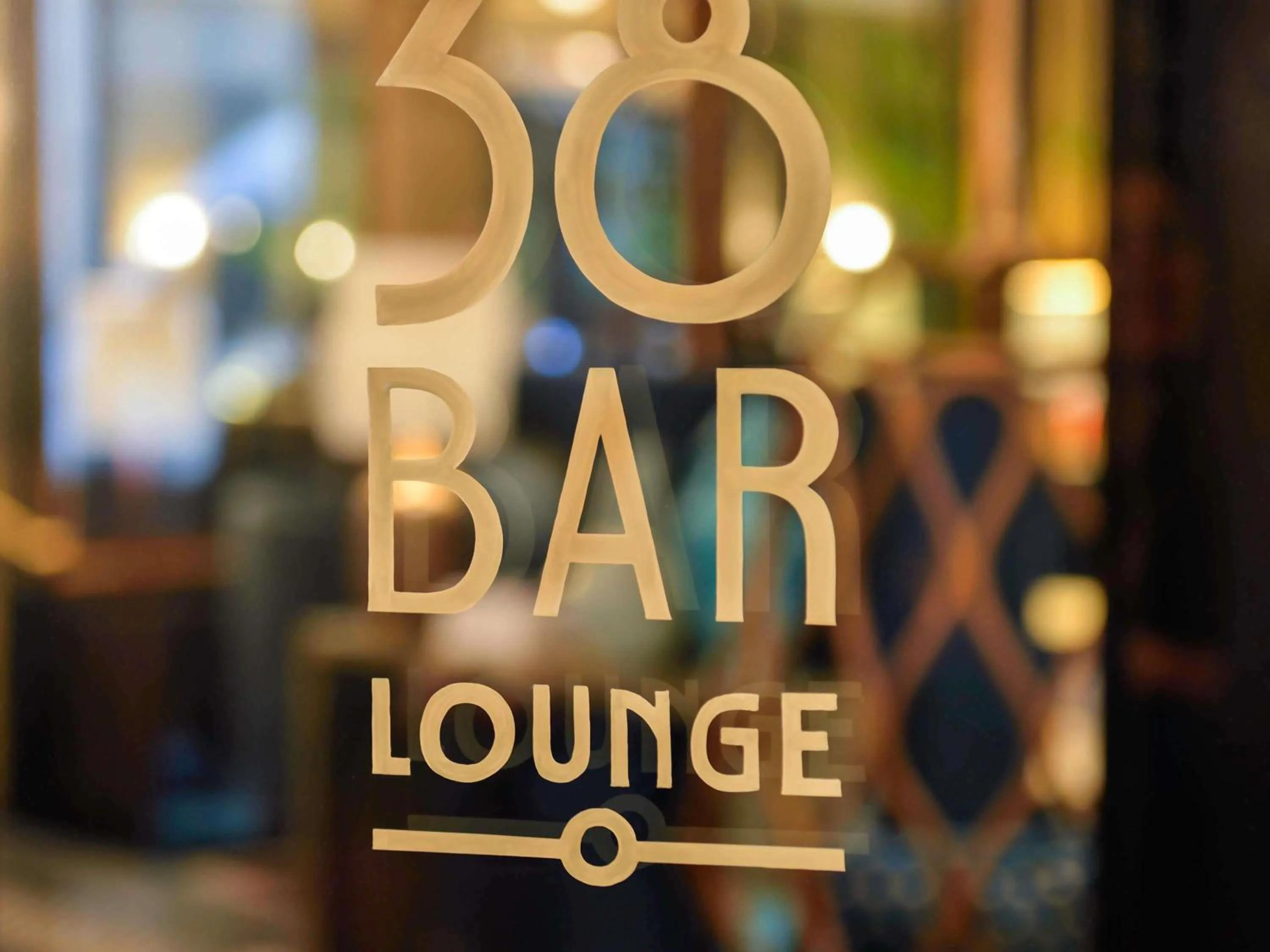 Restaurant/places to eat in l'Echiquier Opéra Hotel Paris - MGallery Collection