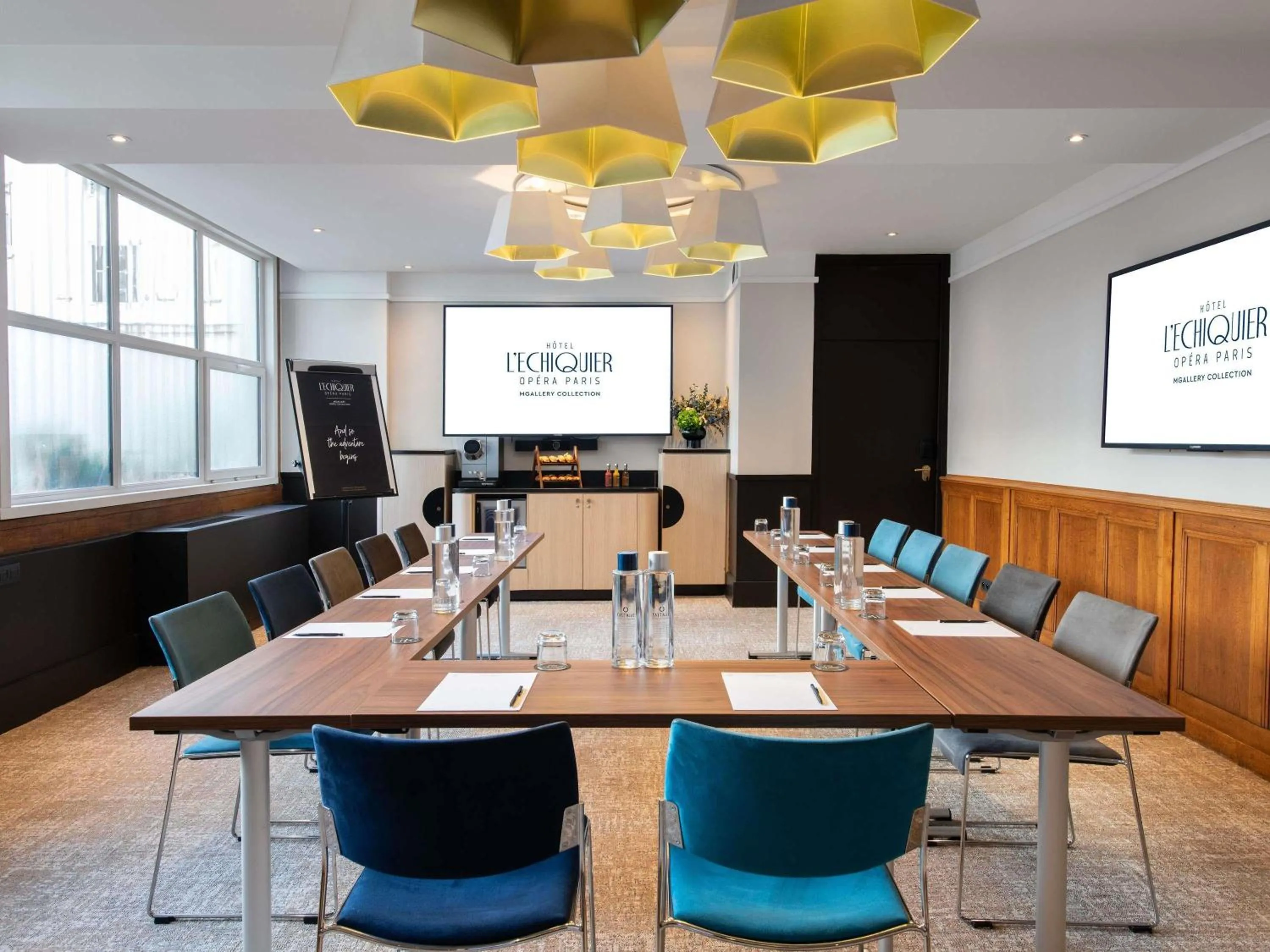 Meeting/conference room in l'Echiquier Opéra Hotel Paris - MGallery Collection