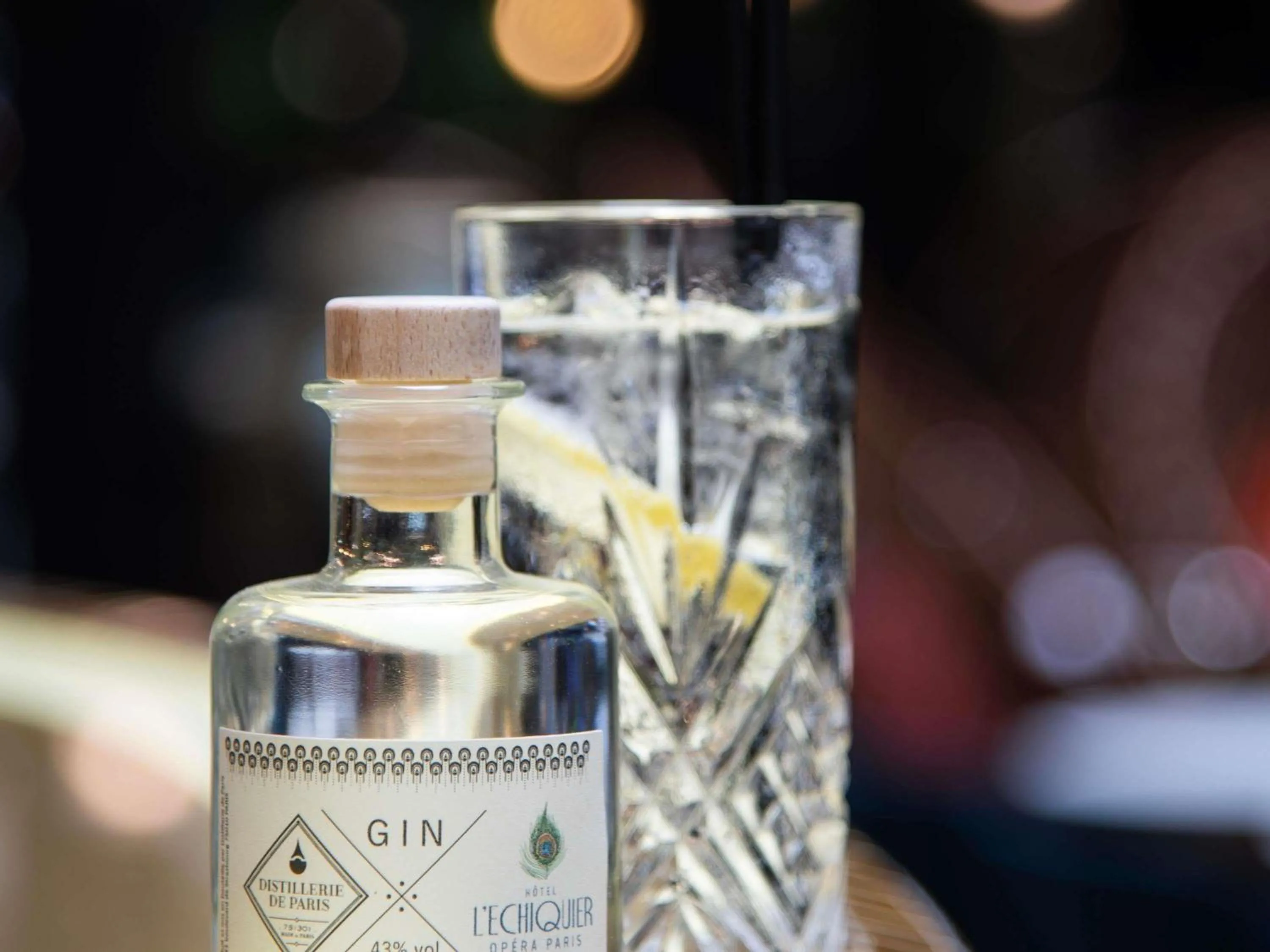 Restaurant/places to eat in l'Echiquier Opéra Hotel Paris - MGallery Collection