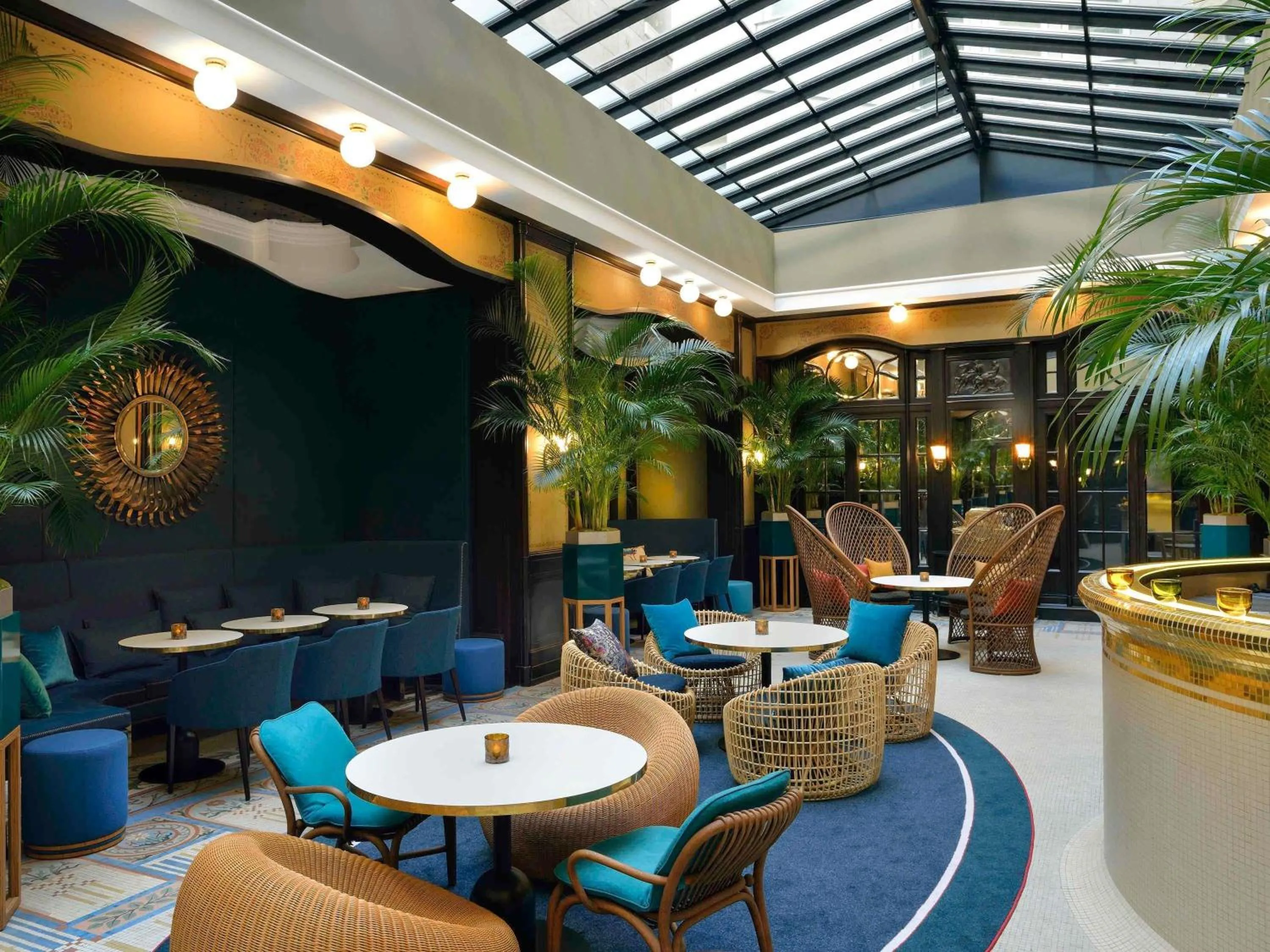 Restaurant/places to eat in l'Echiquier Opéra Hotel Paris - MGallery Collection