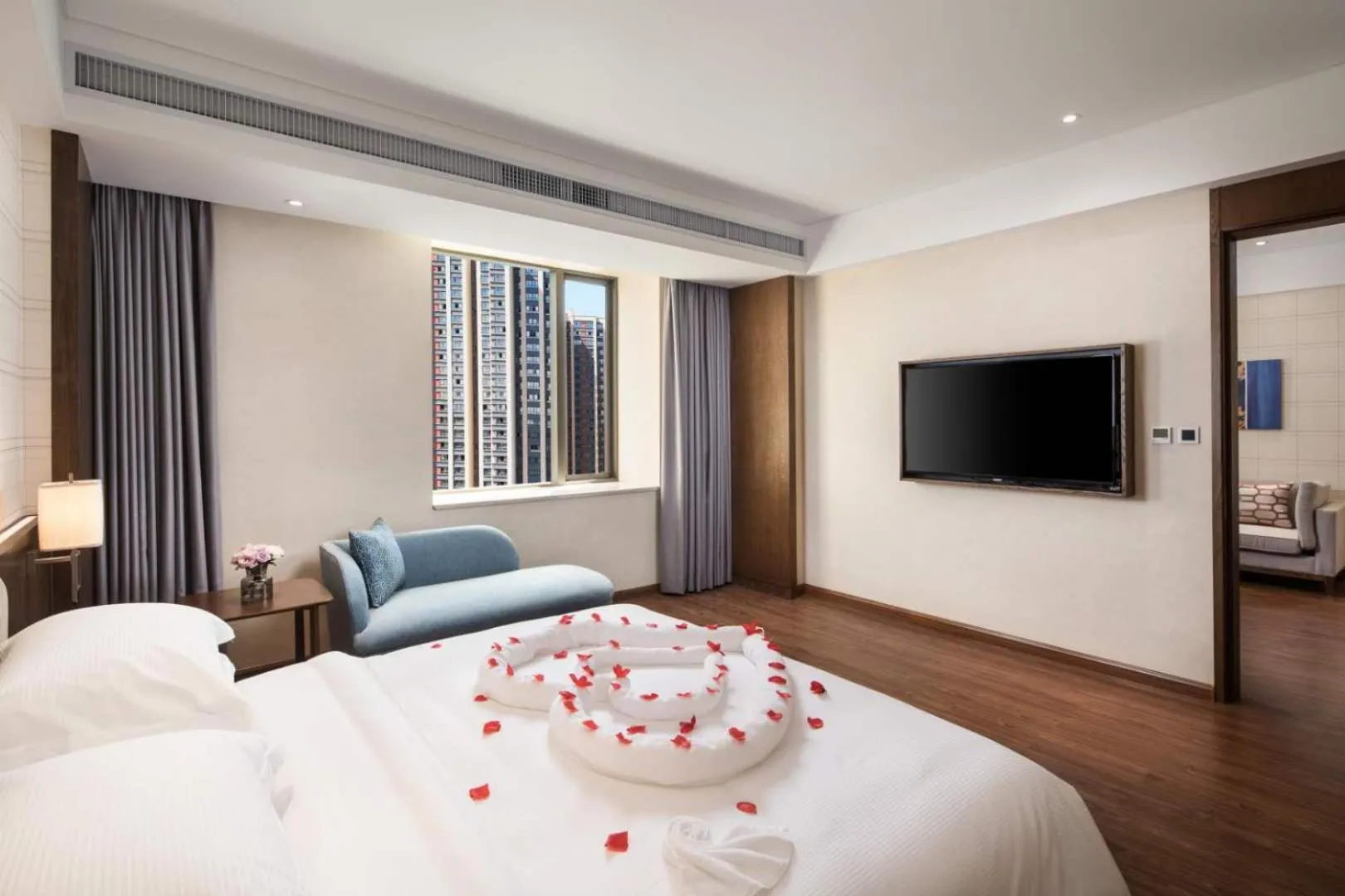 Bed in Ramada by Wyndham Baoji Jintai