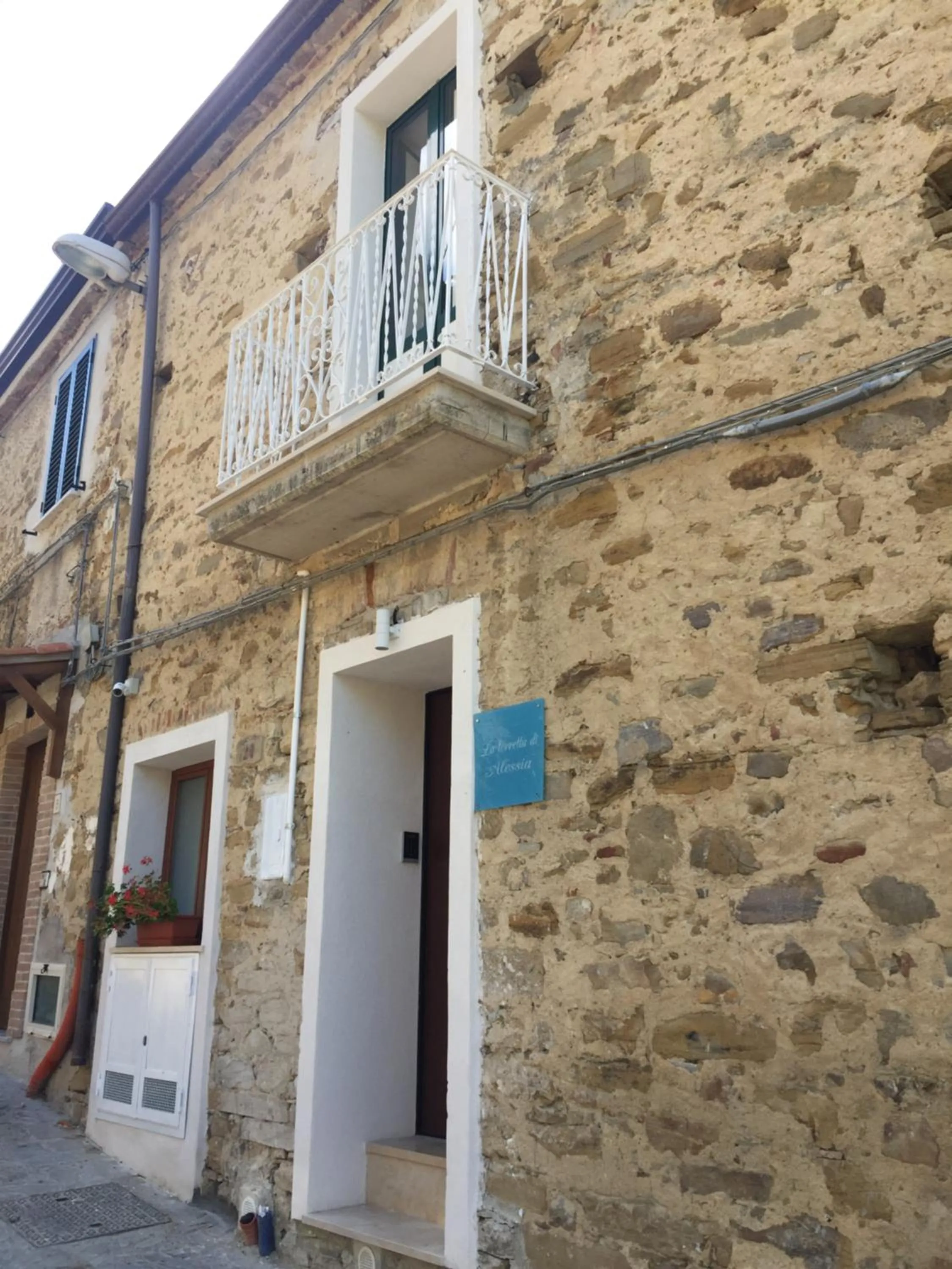 Facade/entrance in La Torretta di Alessia