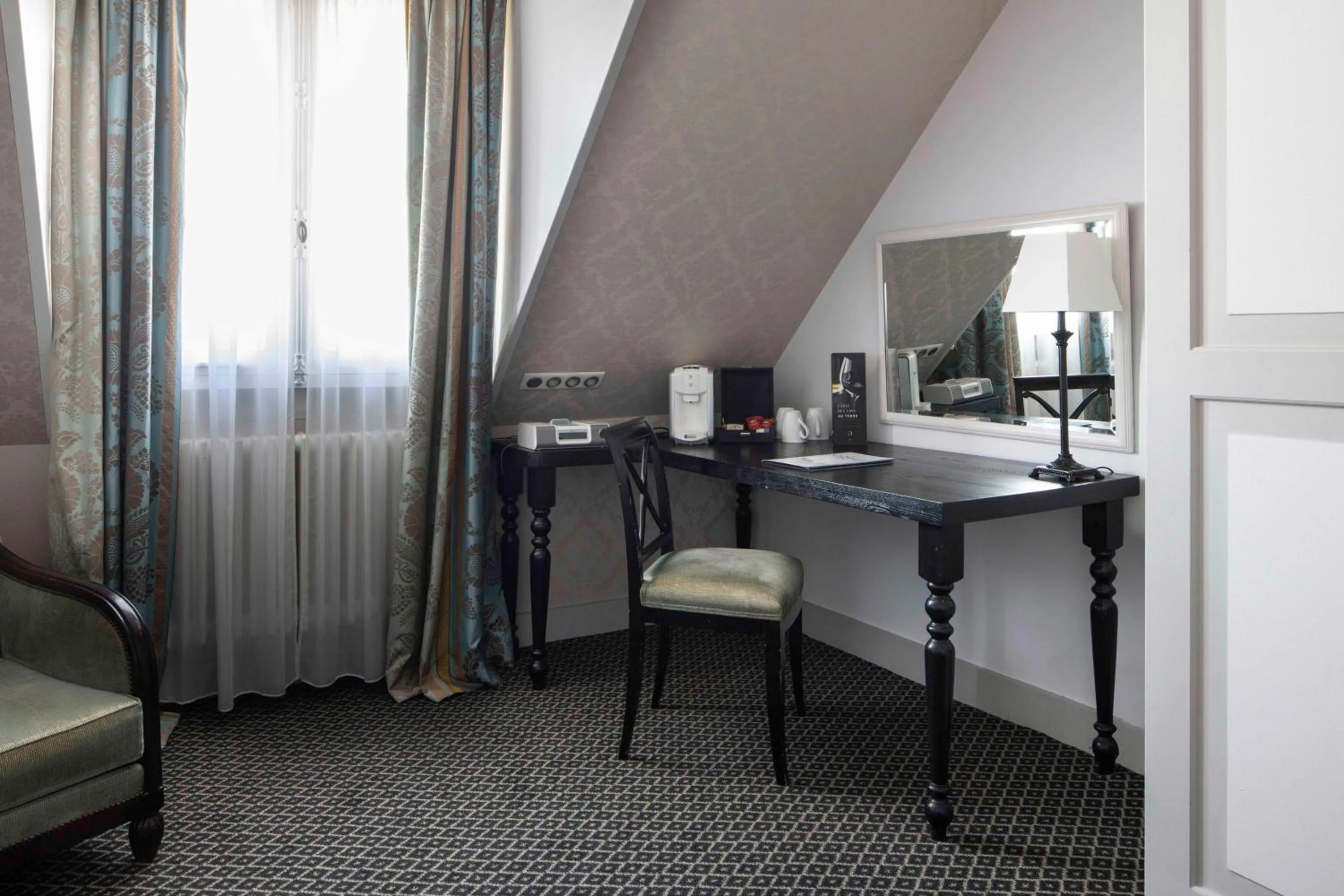 Bedroom in Bradford Elysées - Astotel