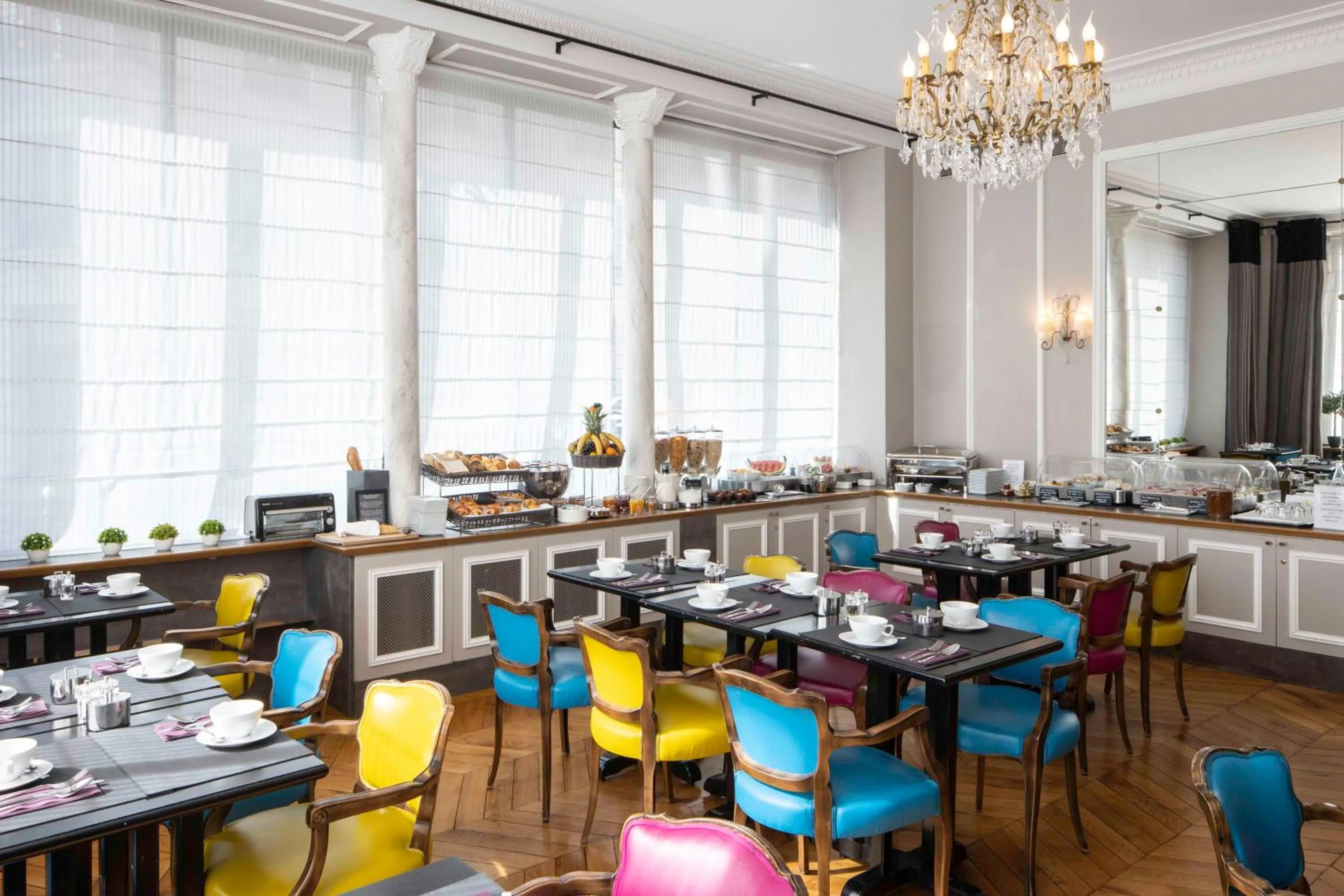 Restaurant/places to eat in Bradford Elysées - Astotel