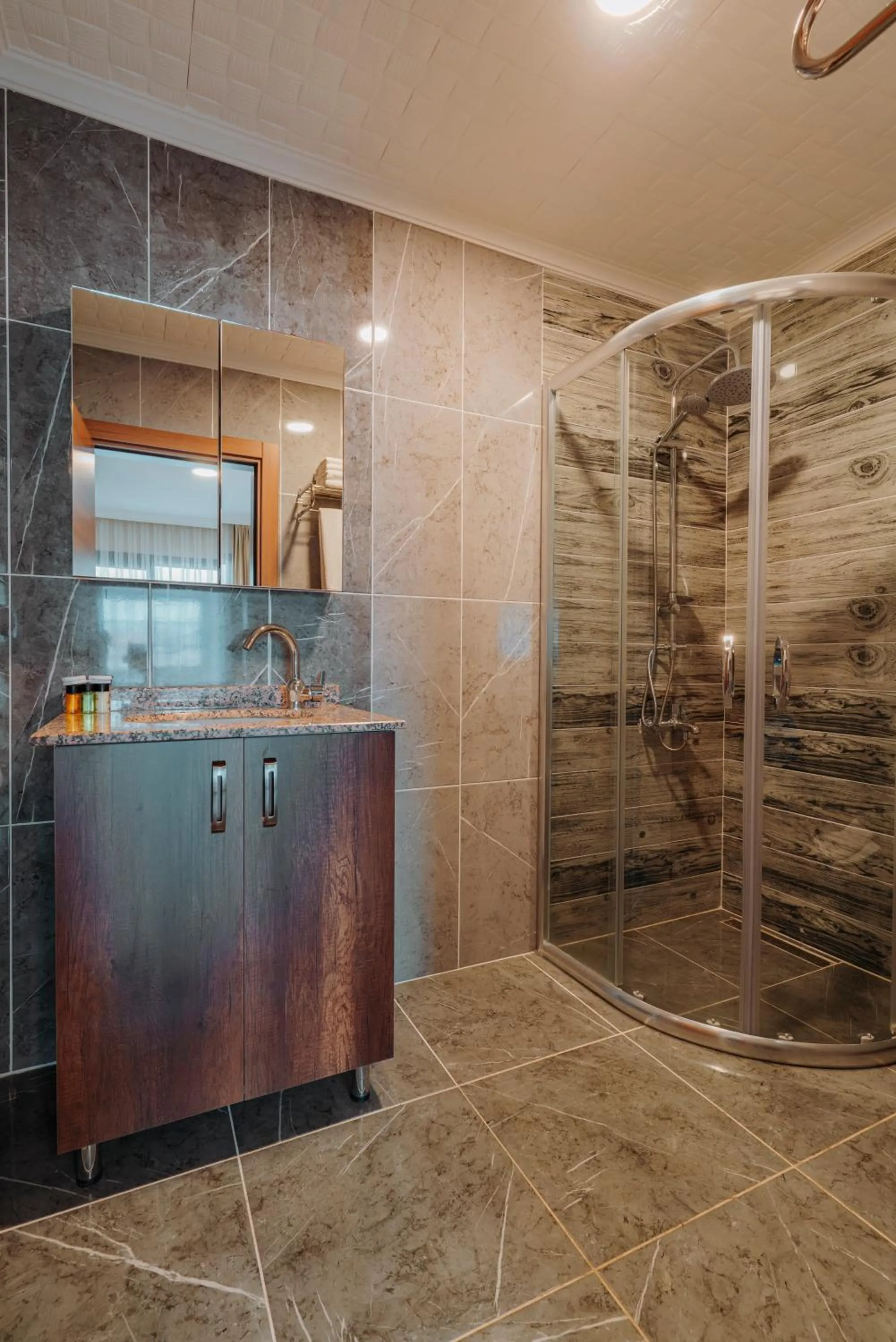 Empula Hotel & Residences