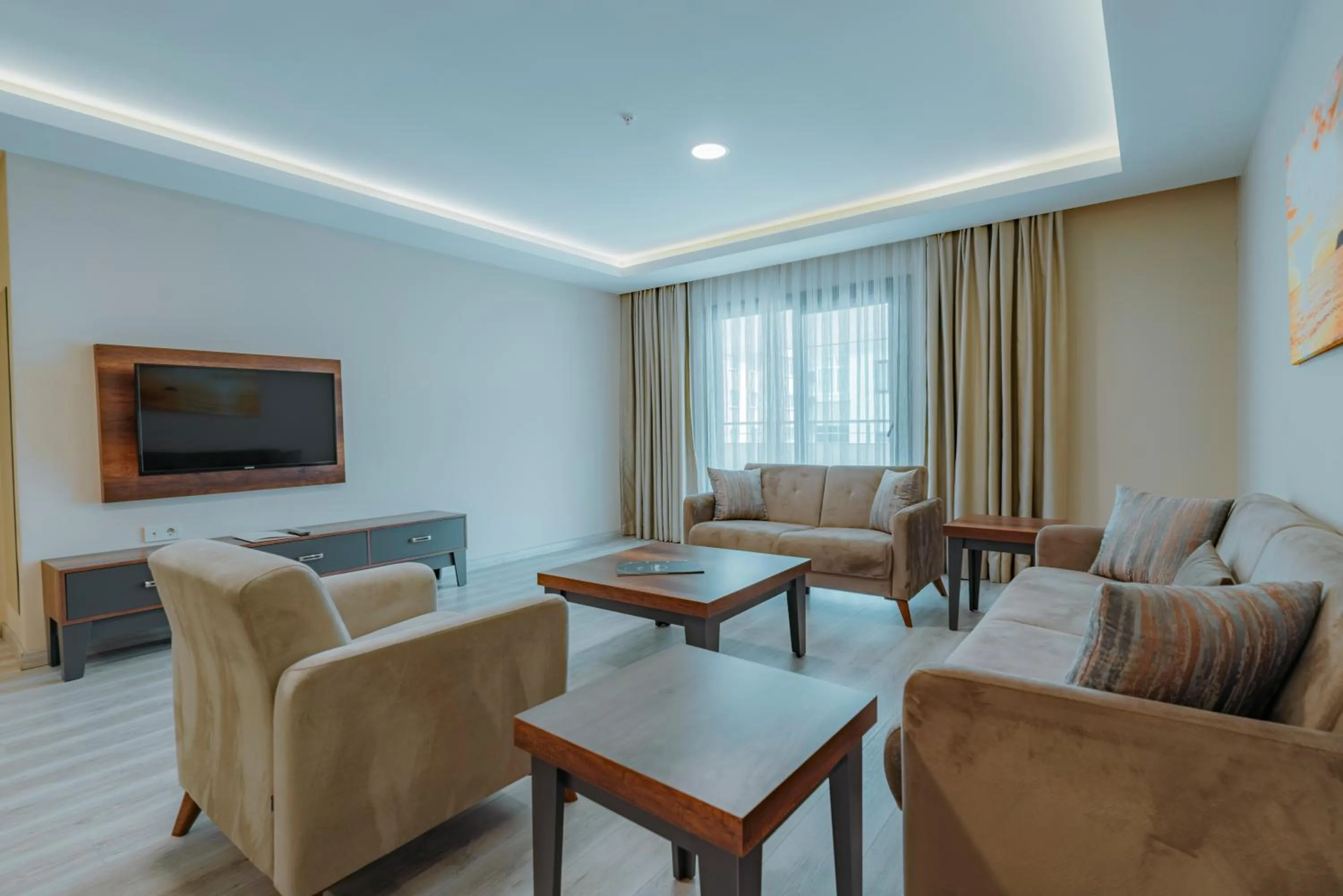 Empula Hotel & Residences