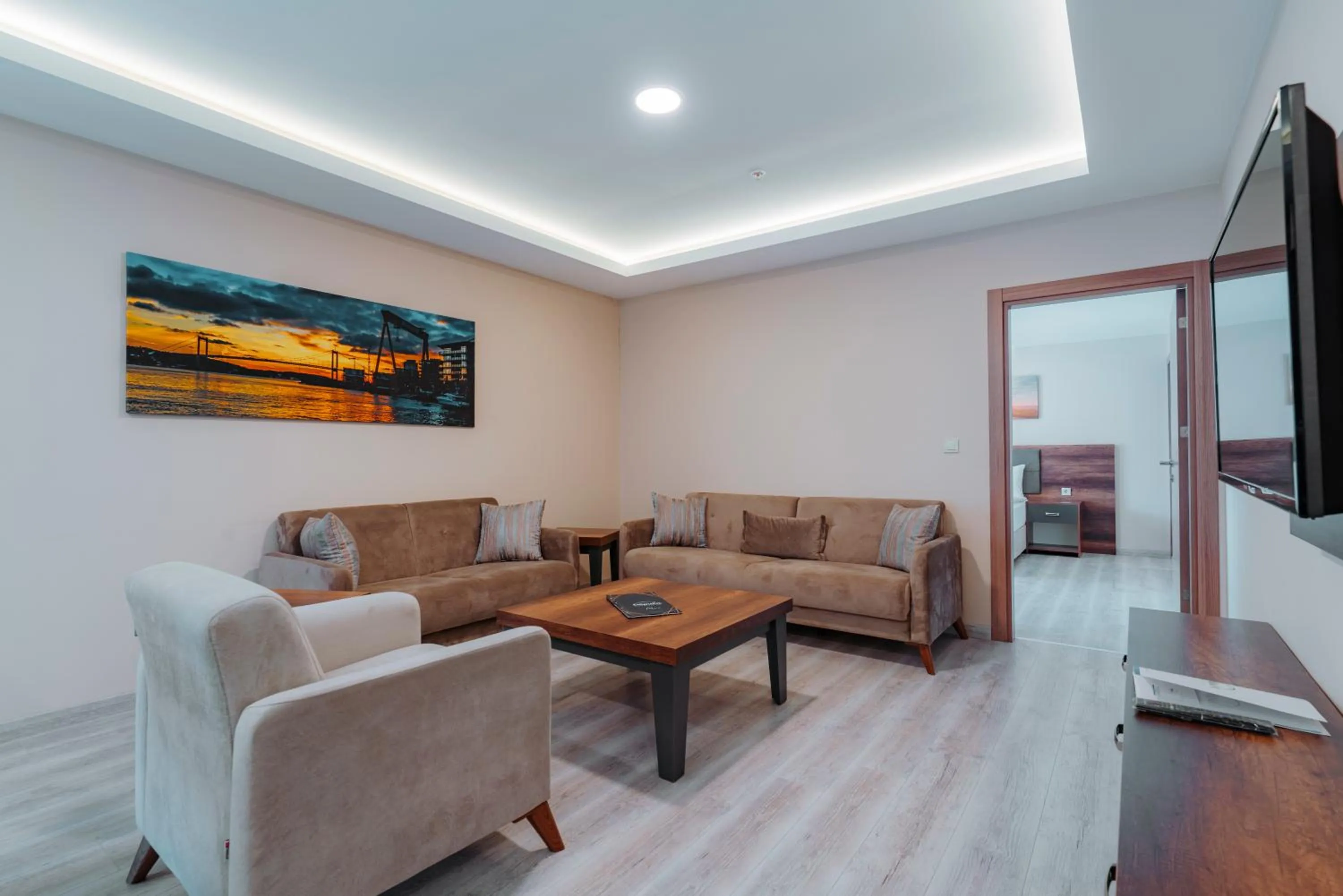 Empula Hotel & Residences