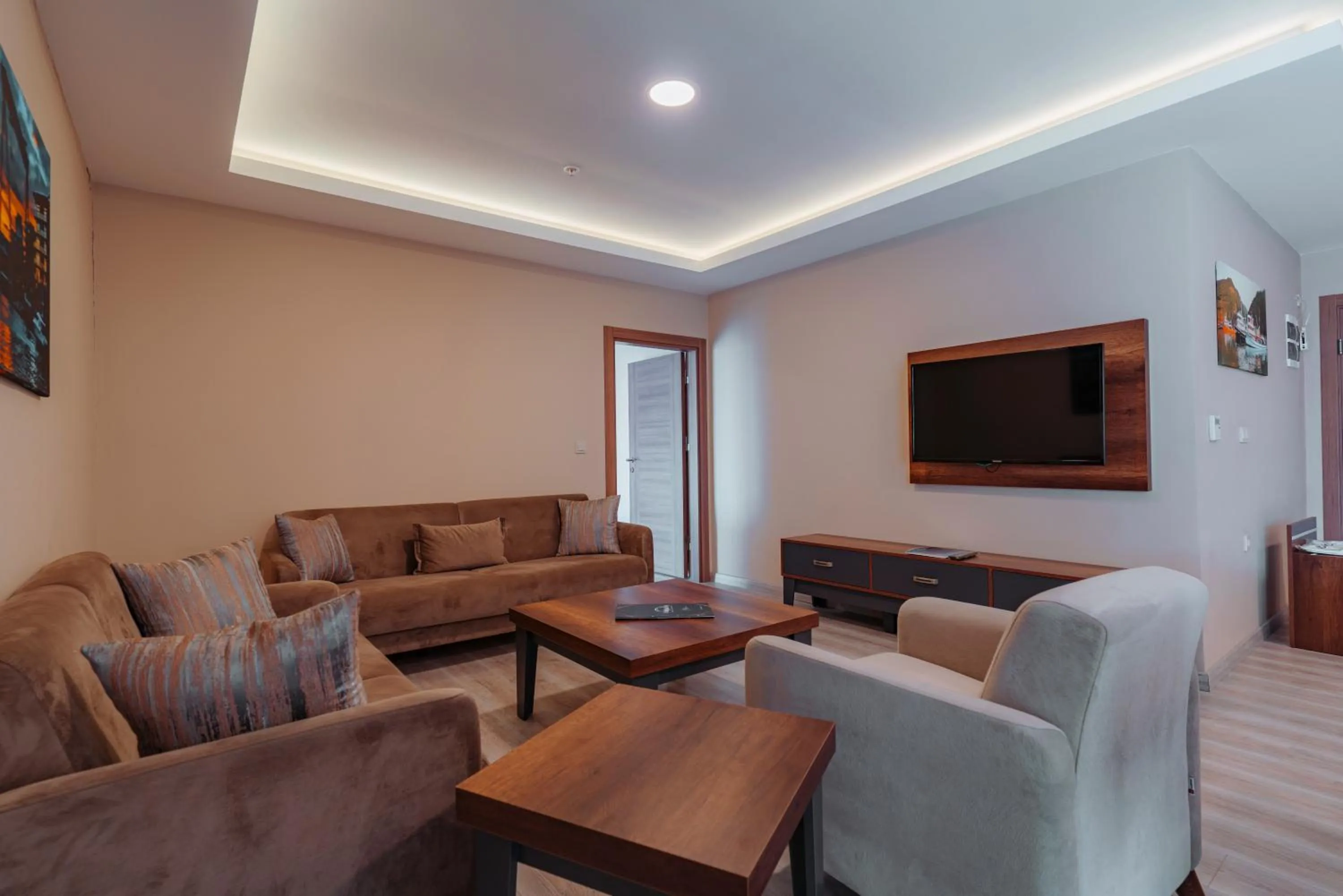 Empula Hotel & Residences