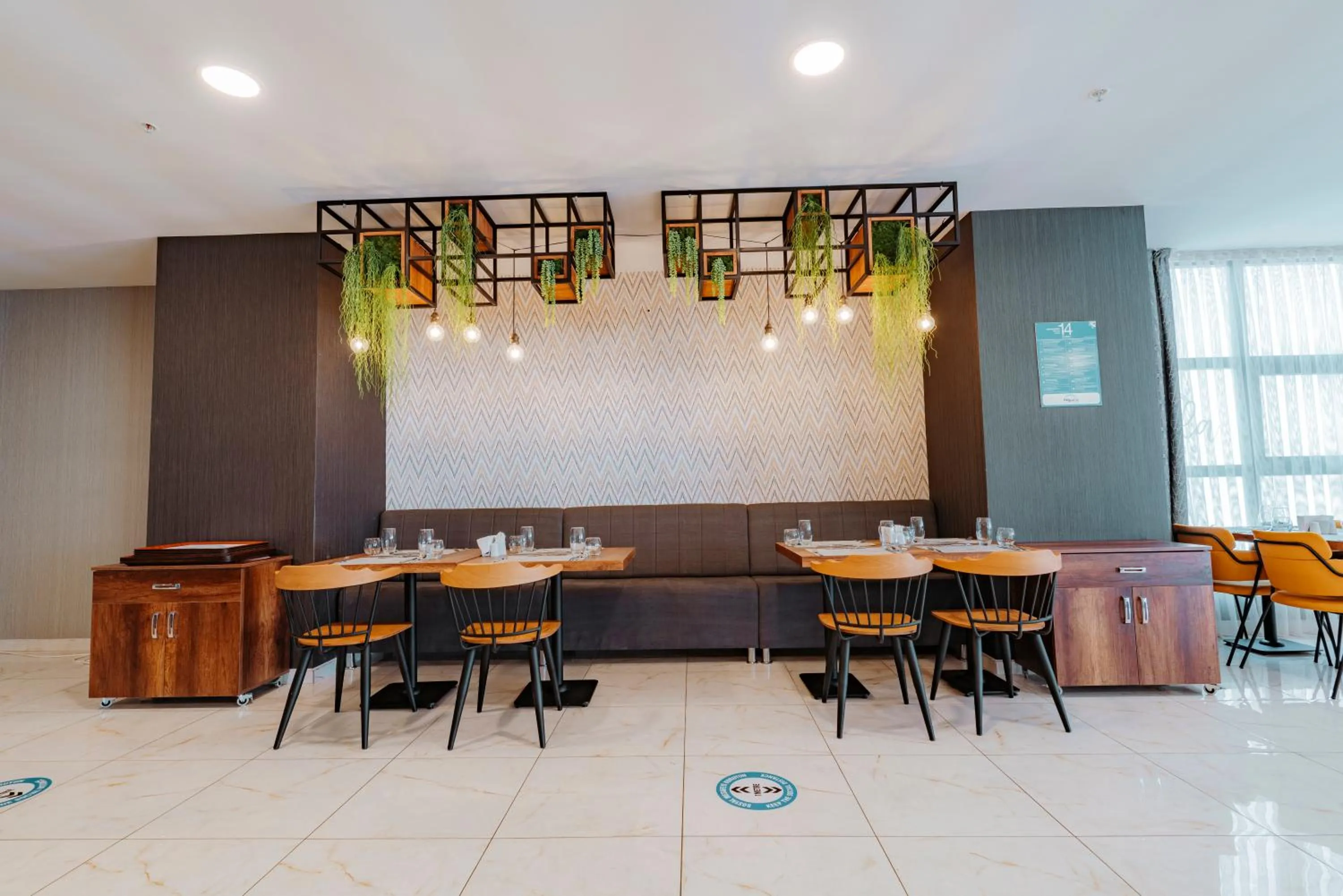 Restaurant/places to eat in Empula Hotel & Residences