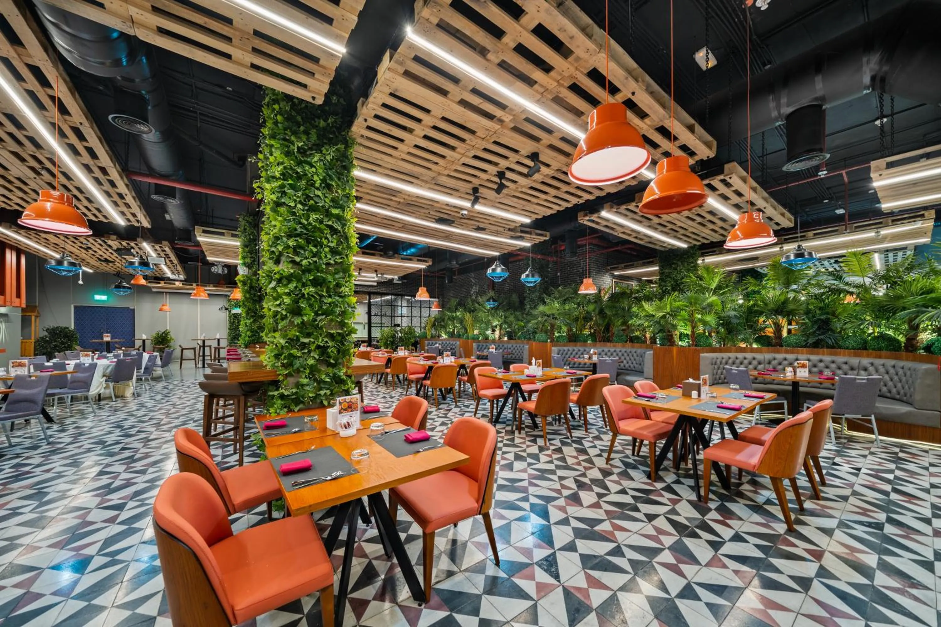 Restaurant/places to eat in Park Regis Business Bay