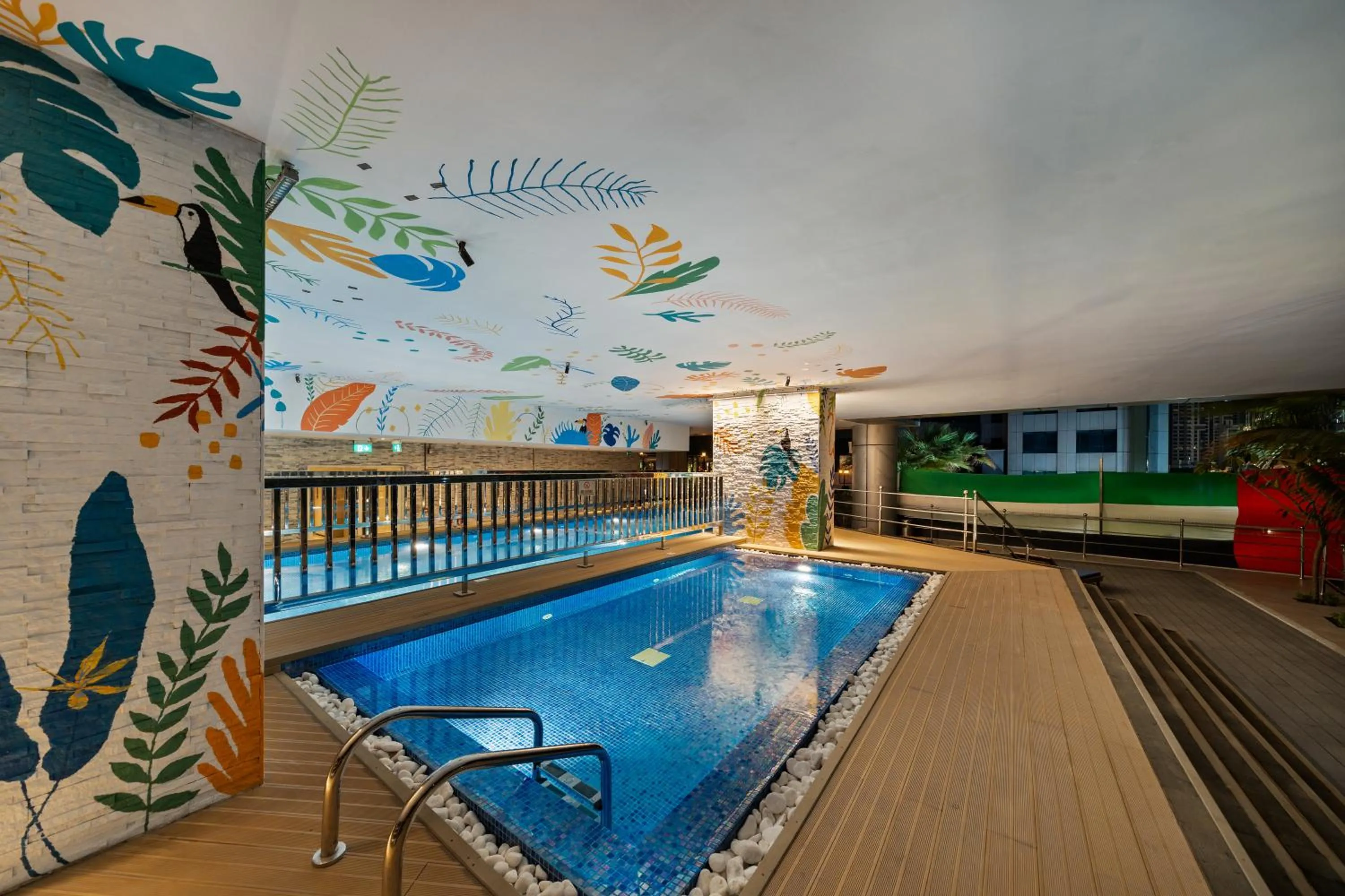 Swimming pool in Park Regis Business Bay