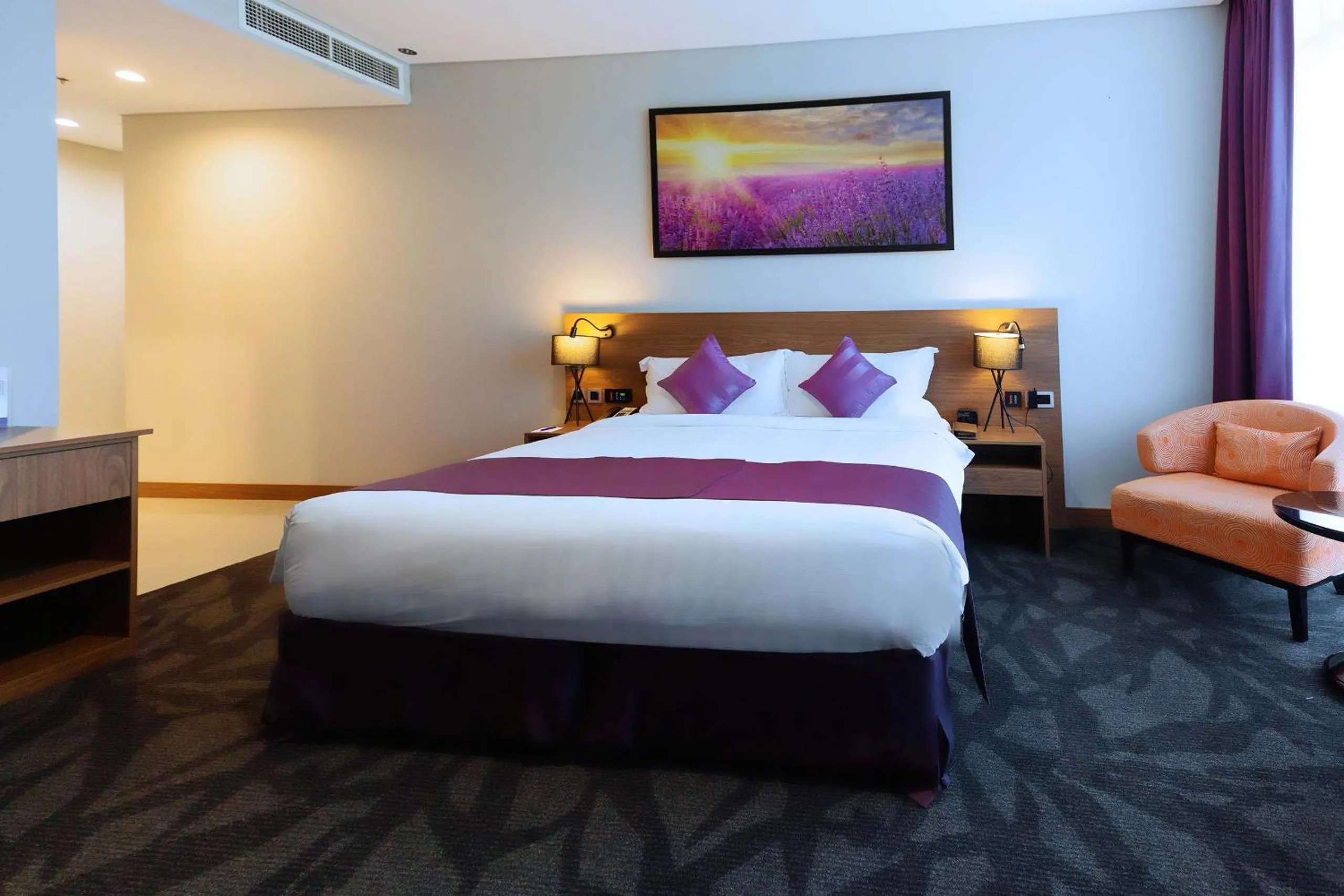 Bed in Park Regis Business Bay