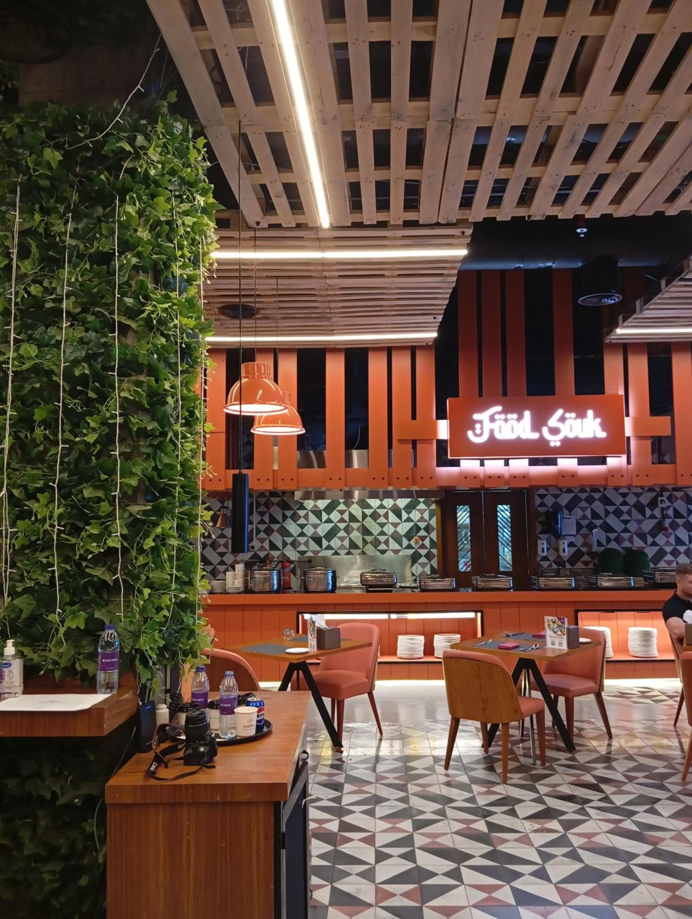 Restaurant/places to eat in Park Regis Business Bay