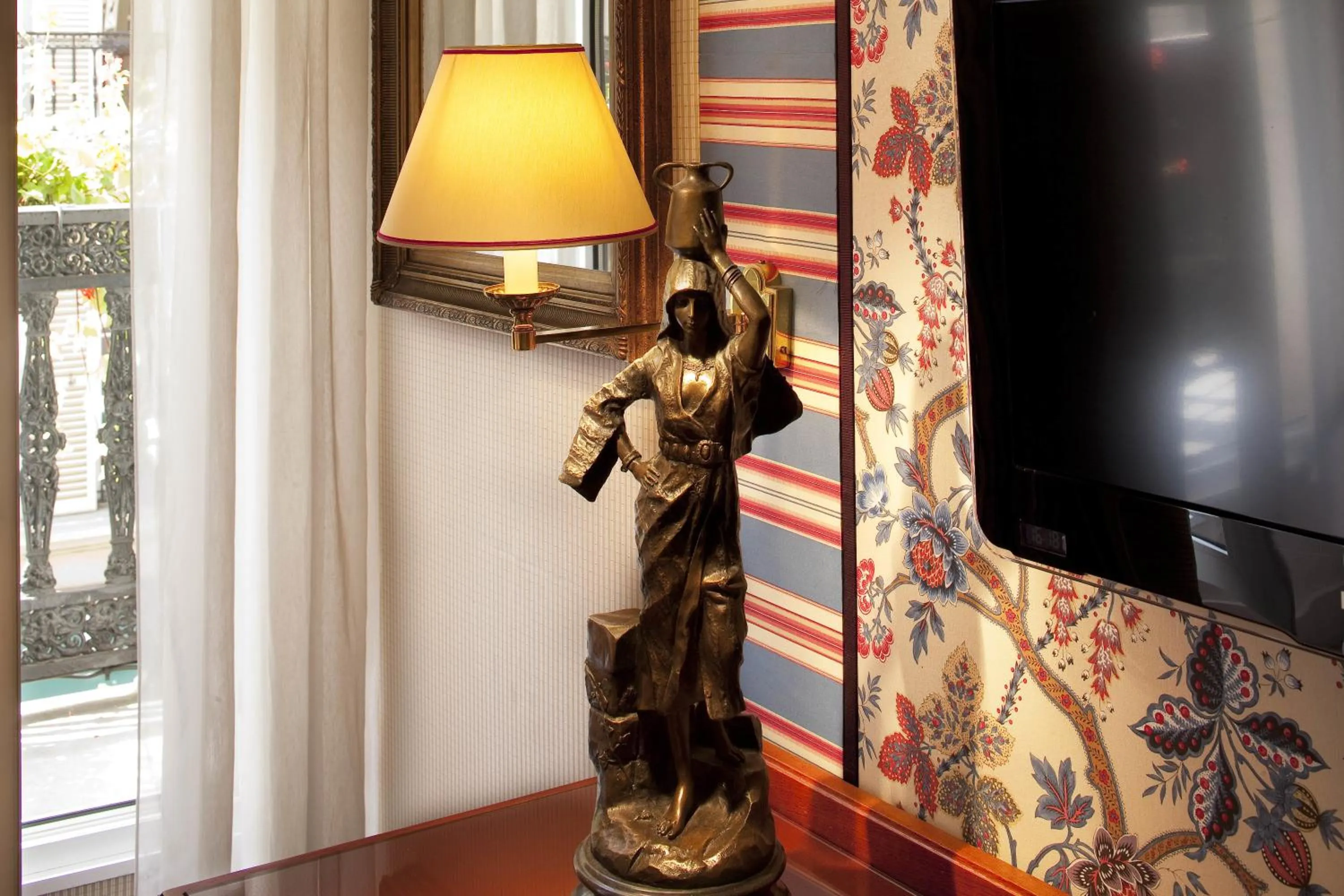 Bedroom in Hôtel Horset Opéra, Best Western Premier Collection