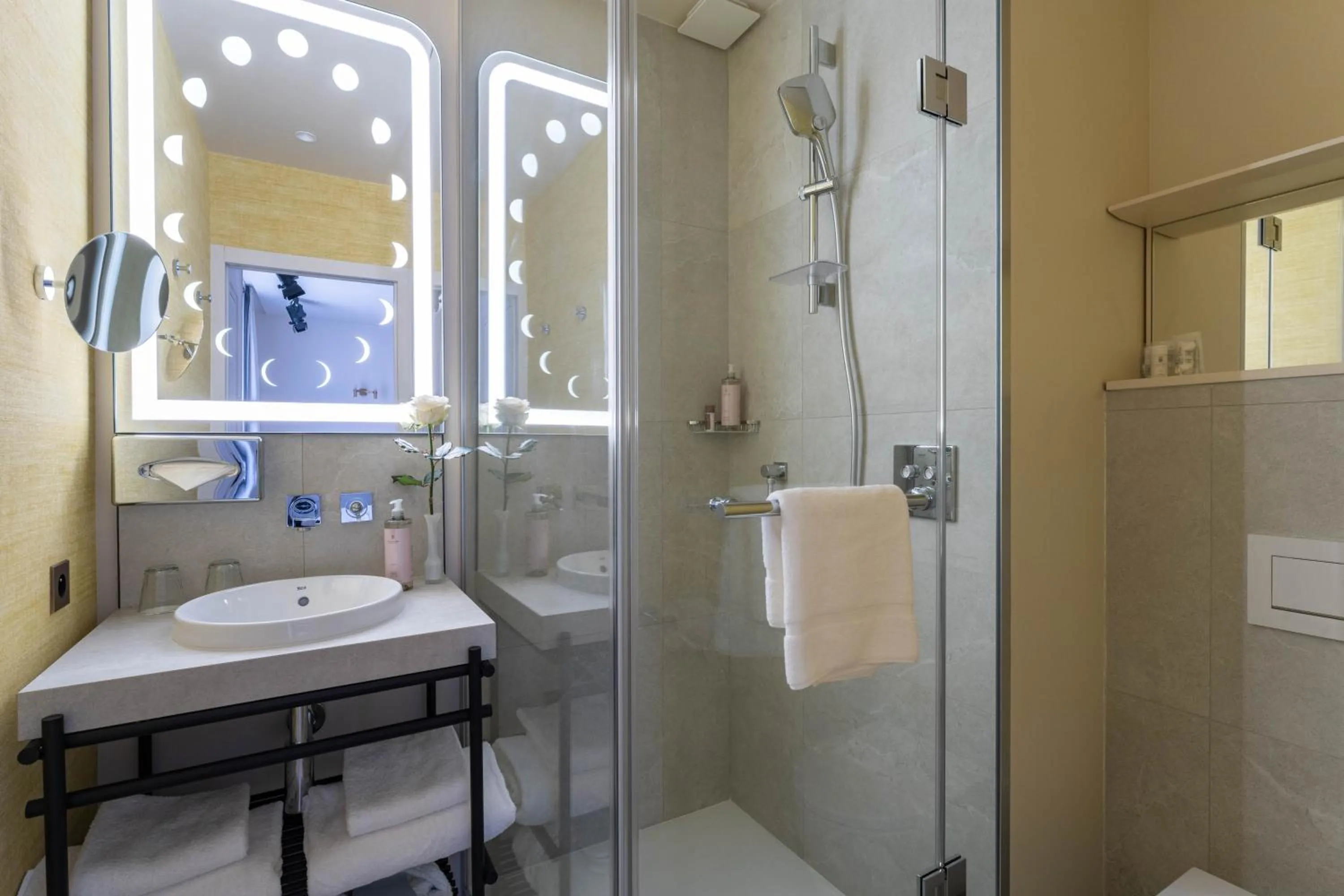 Bathroom in Hotel Astra Opera - Astotel