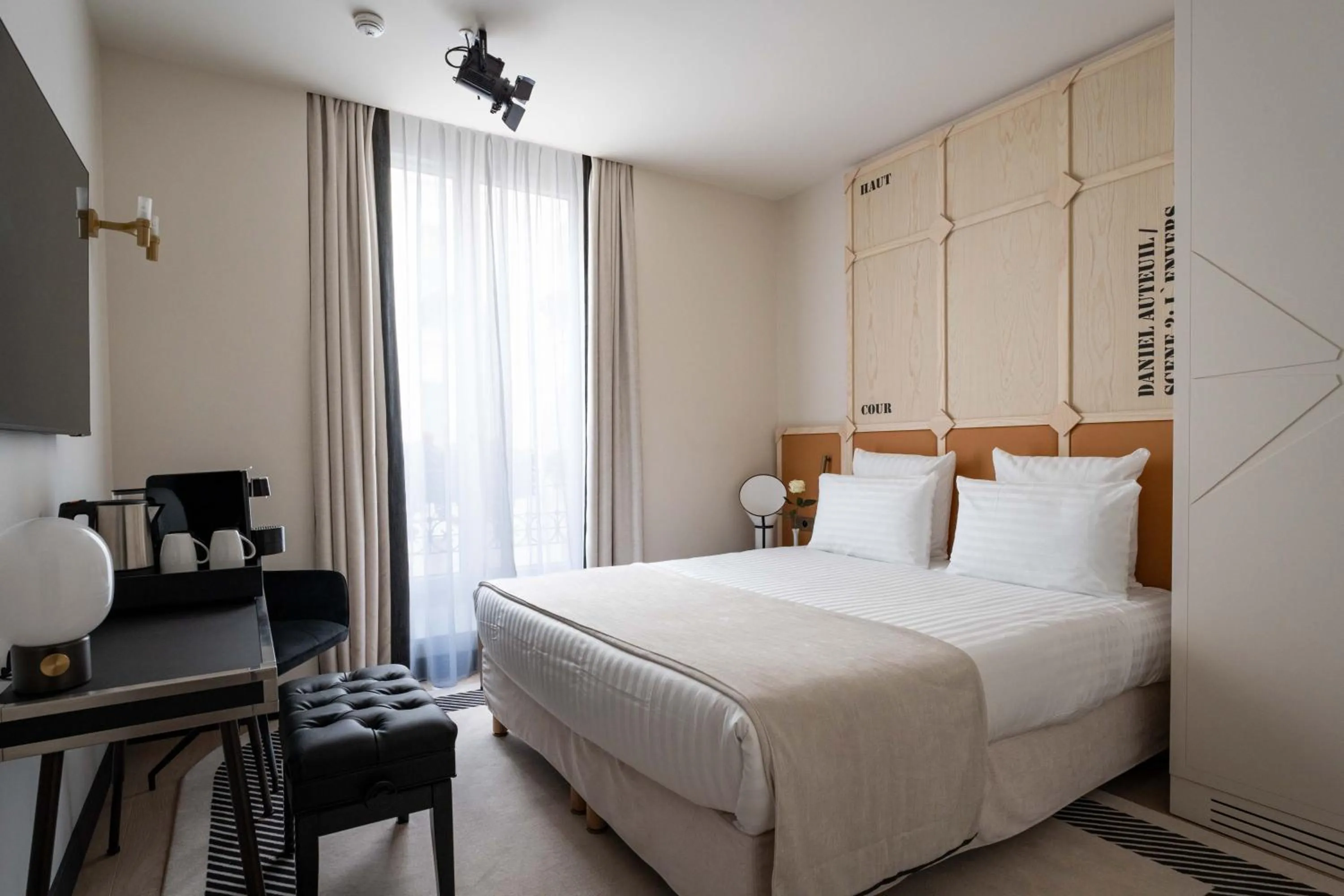 Bedroom, Bed in Hotel Astra Opera - Astotel