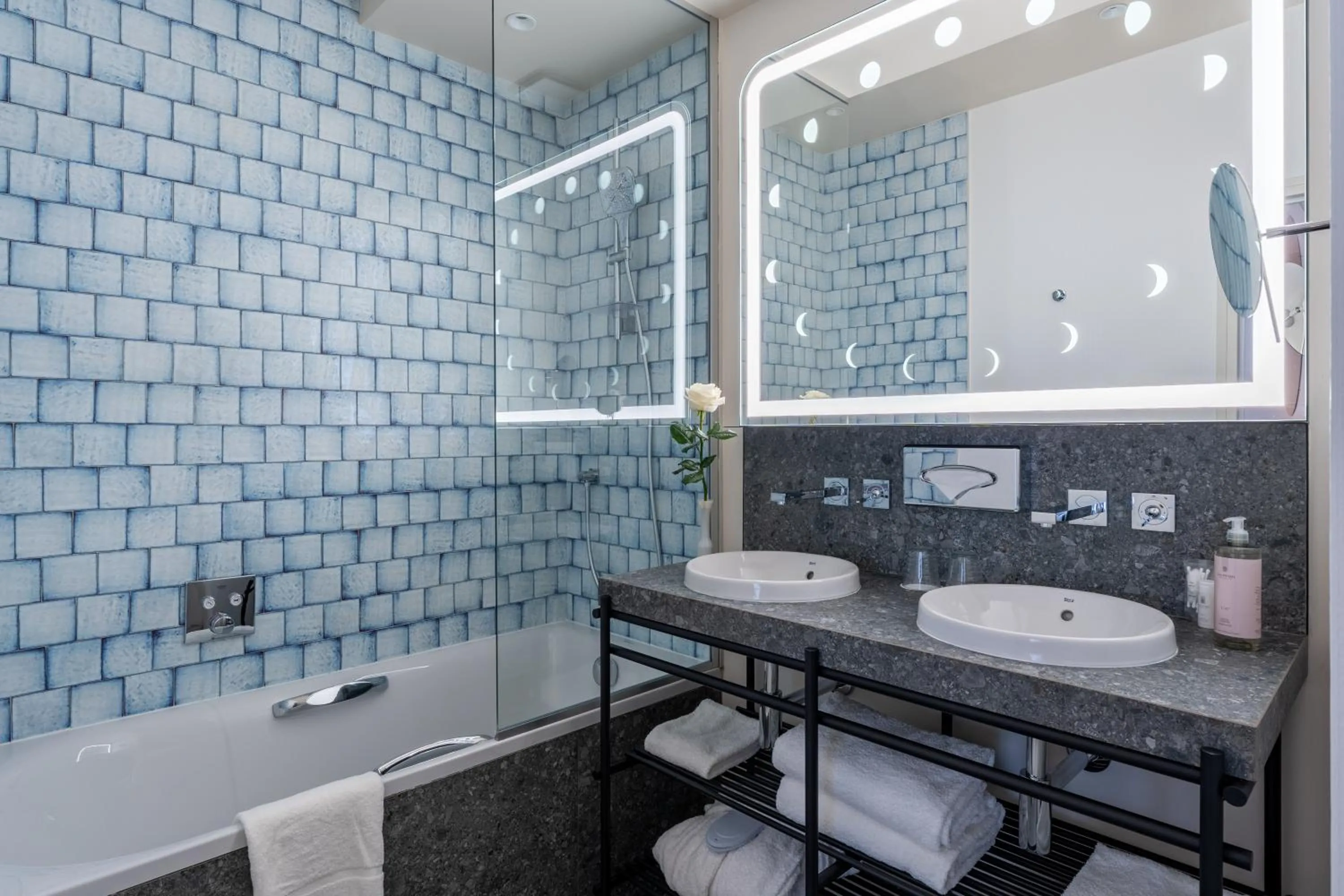 Bathroom in Hotel Astra Opera - Astotel