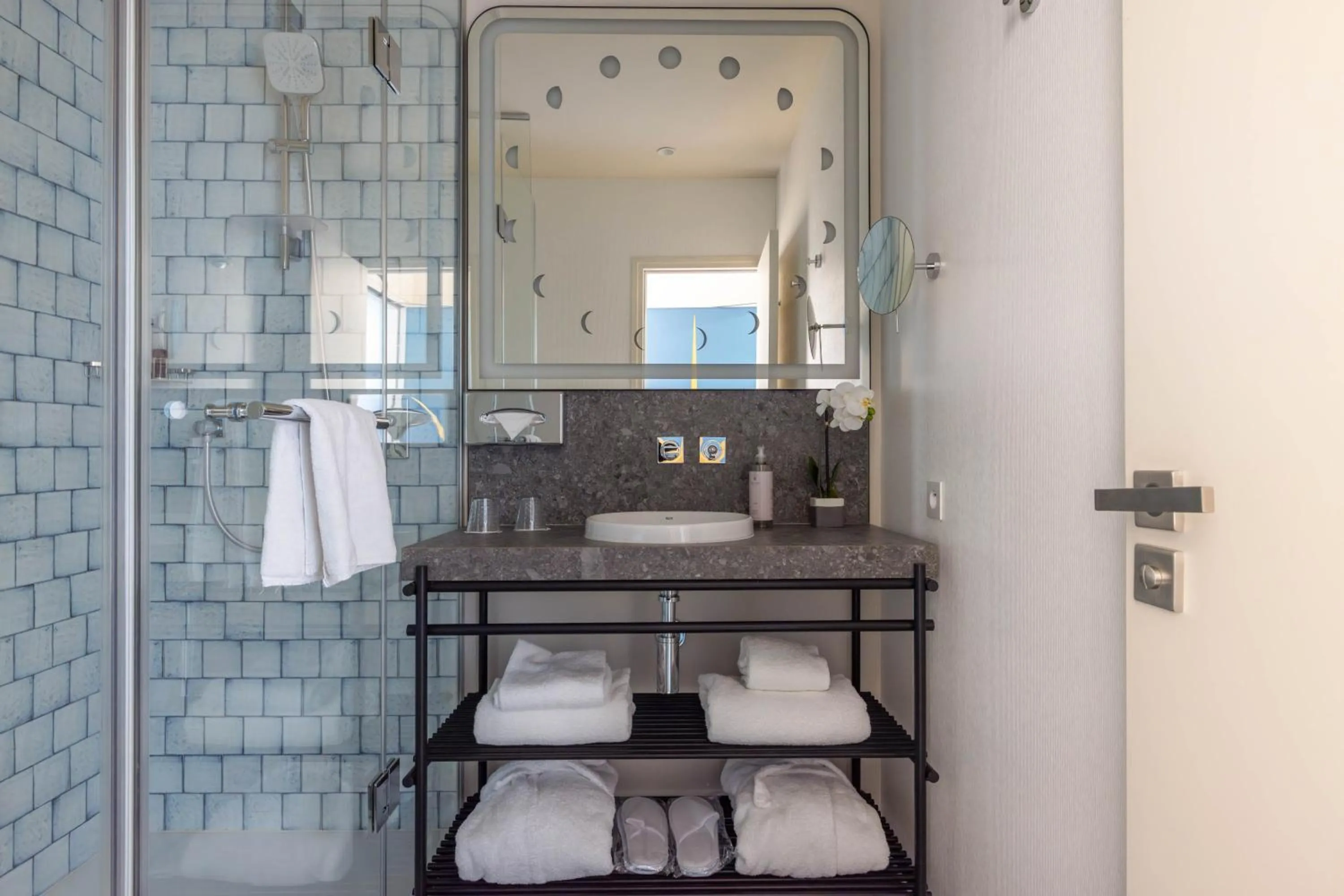 Bathroom in Hotel Astra Opera - Astotel