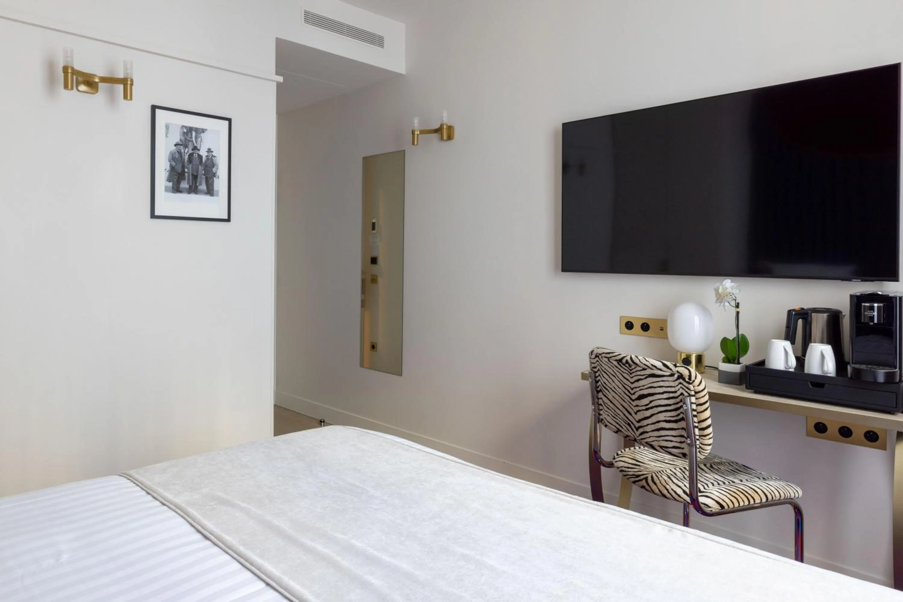 Bedroom, Bed in Hotel Astra Opera - Astotel