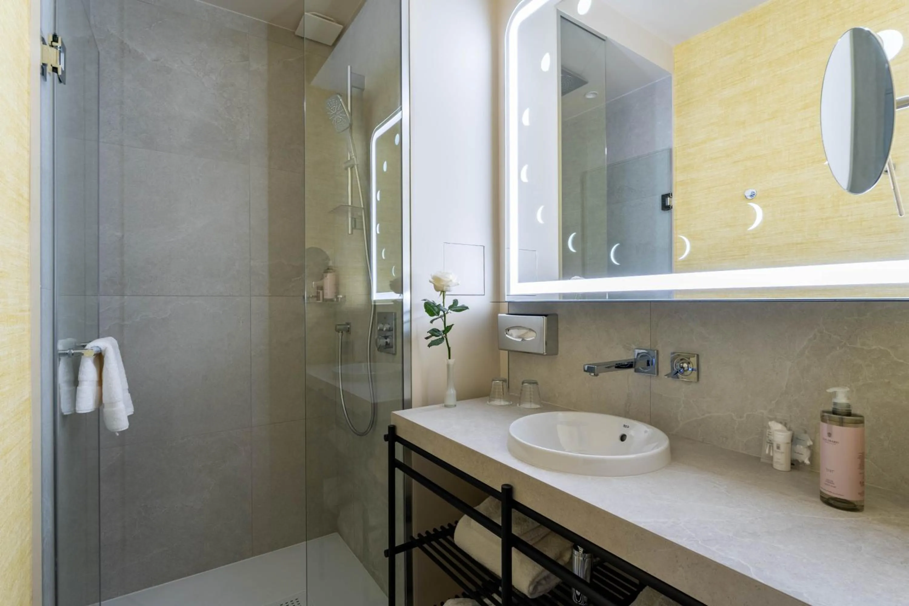 Bathroom in Hotel Astra Opera - Astotel