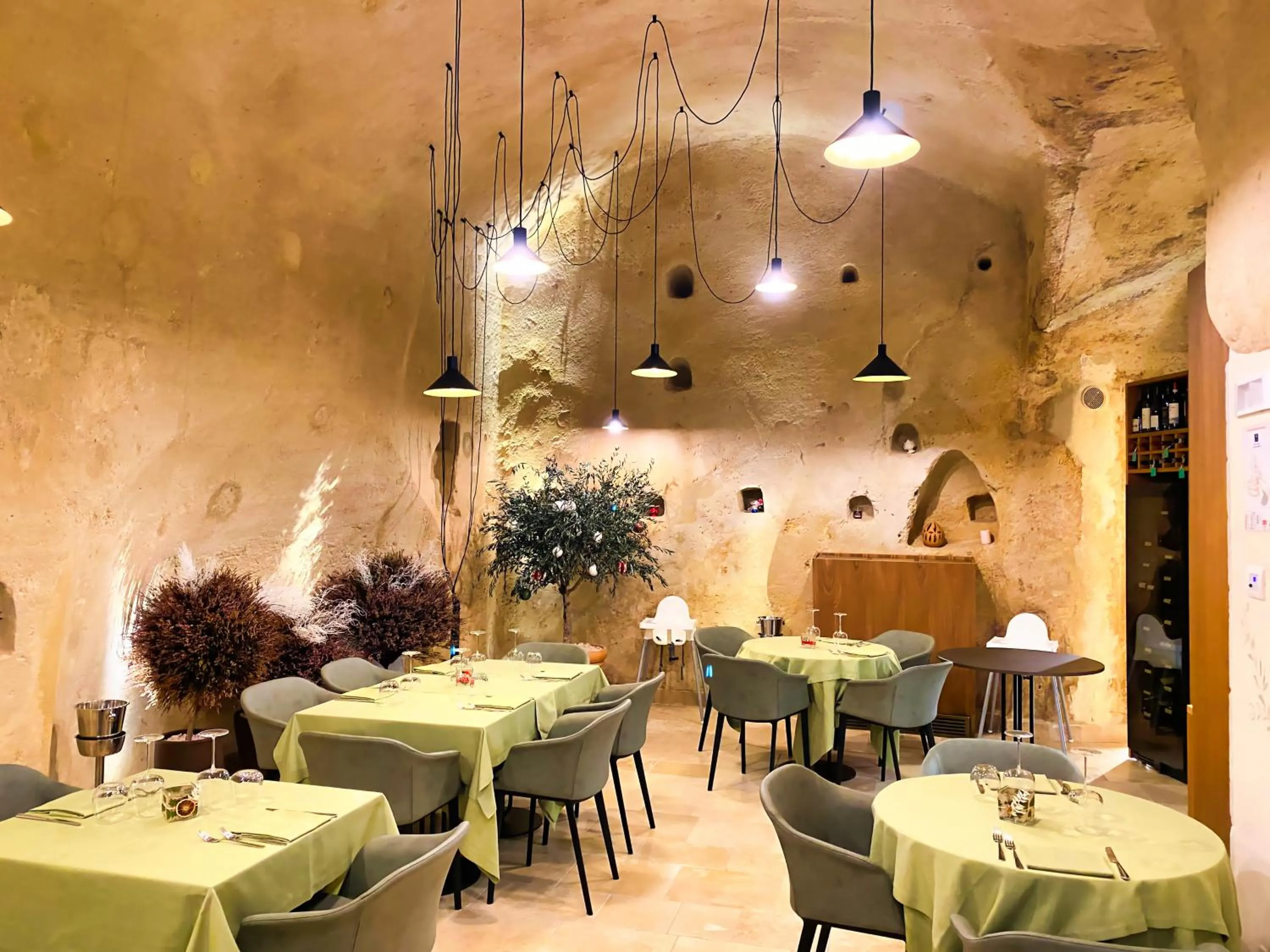 Restaurant/places to eat in BV Quarry Matera