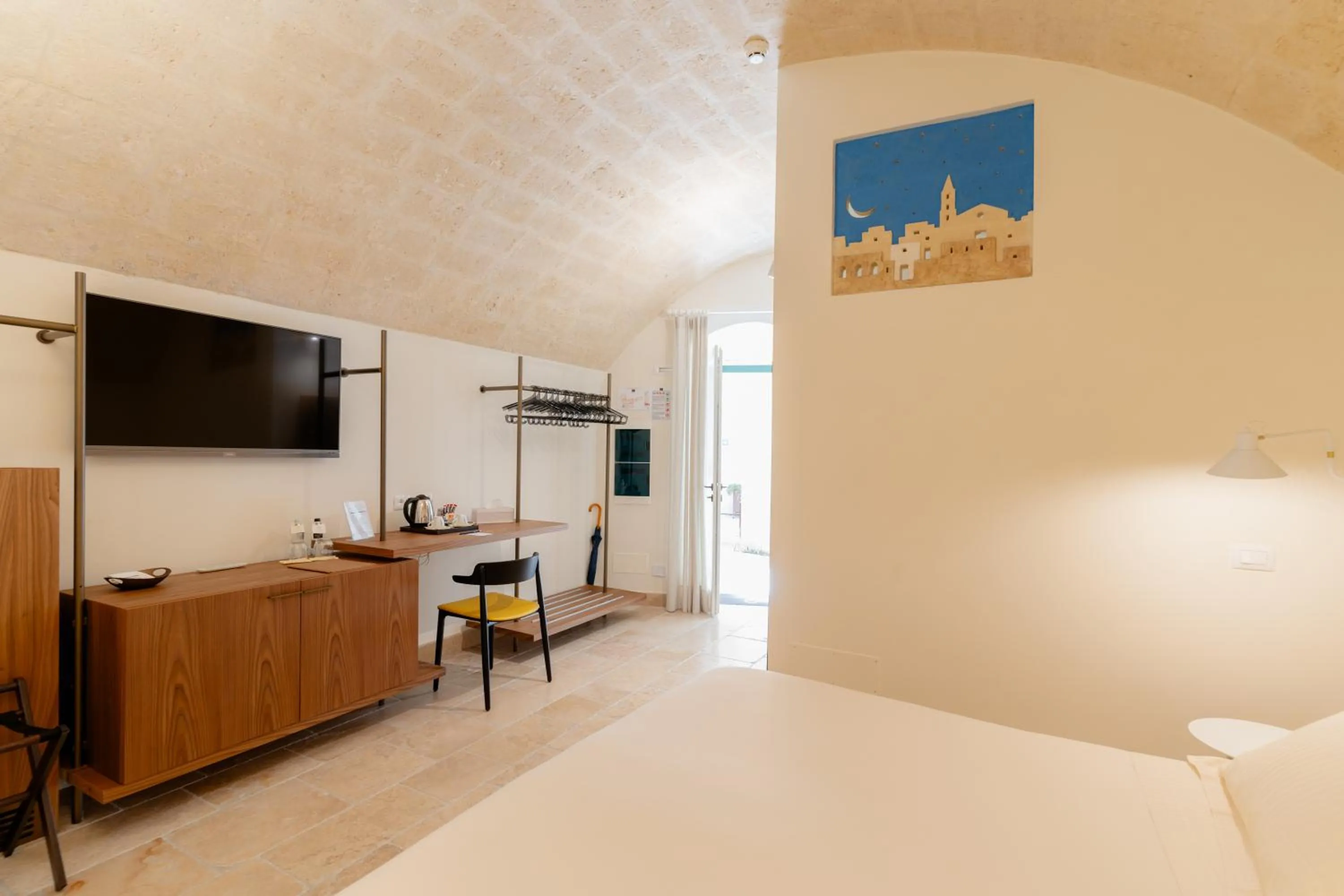 TV and multimedia, Bed in BV Quarry Matera