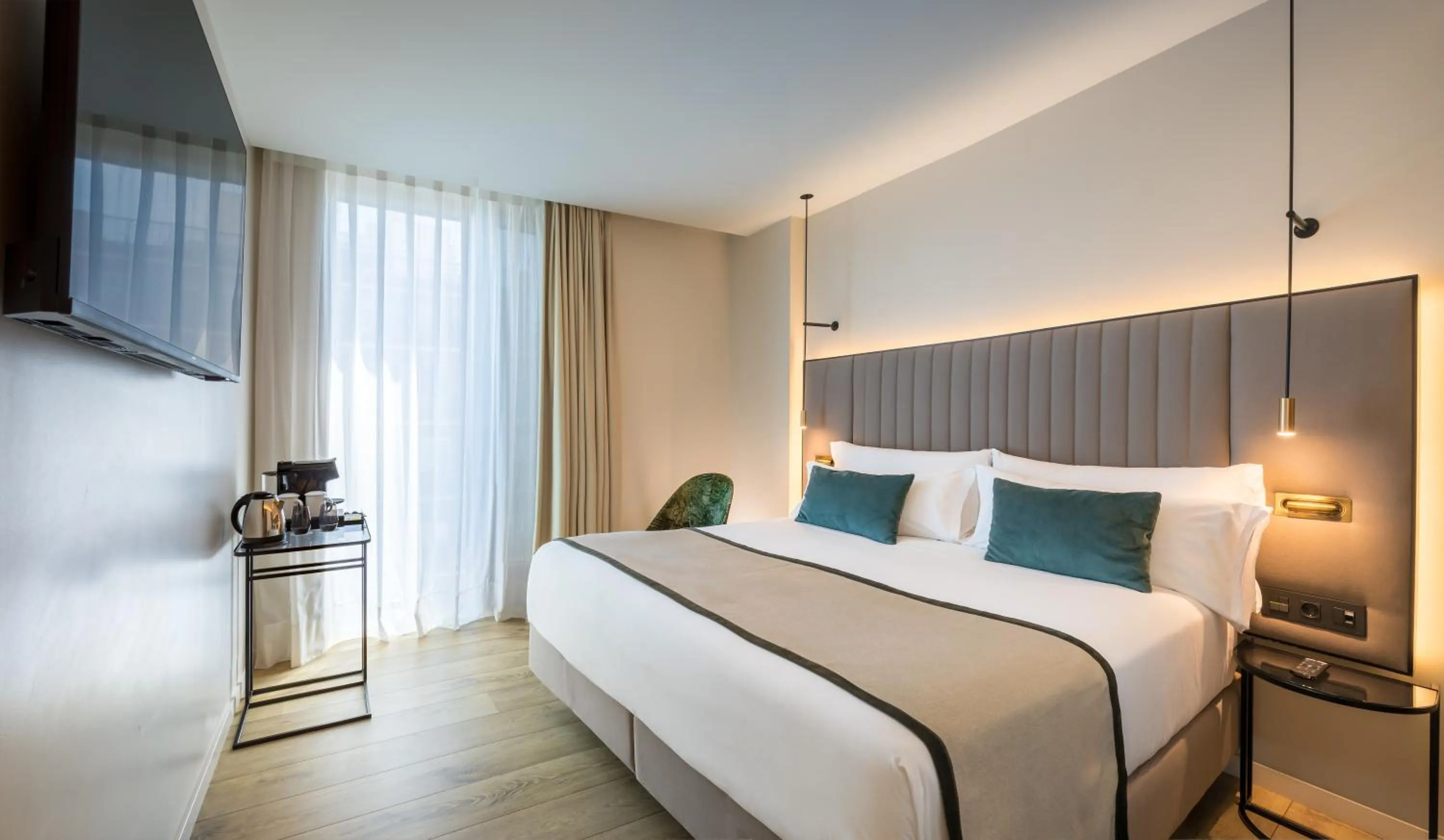 Photo of the whole room, Bed in Occidental Barcelona 1929