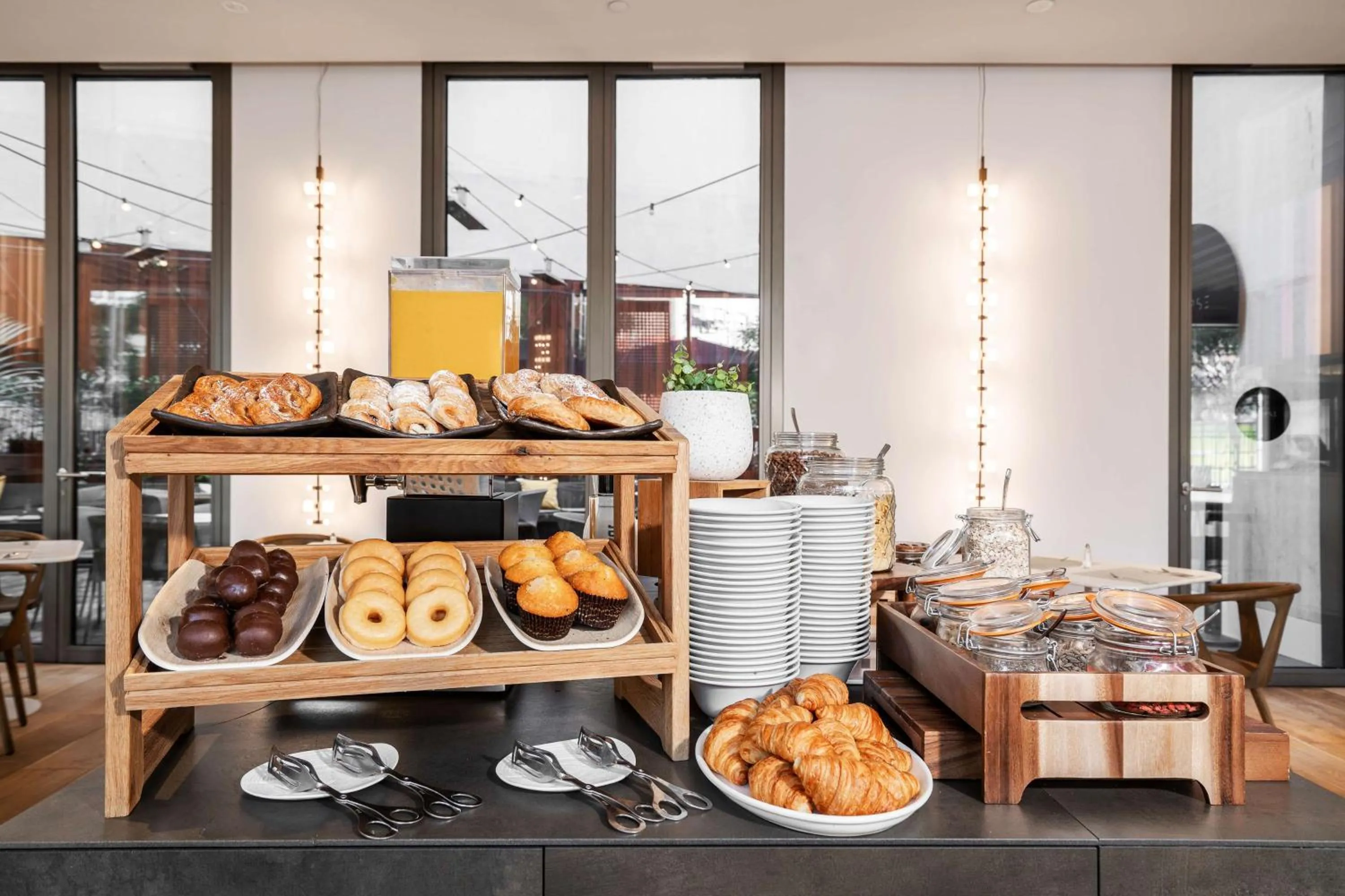 Breakfast in Occidental Barcelona 1929