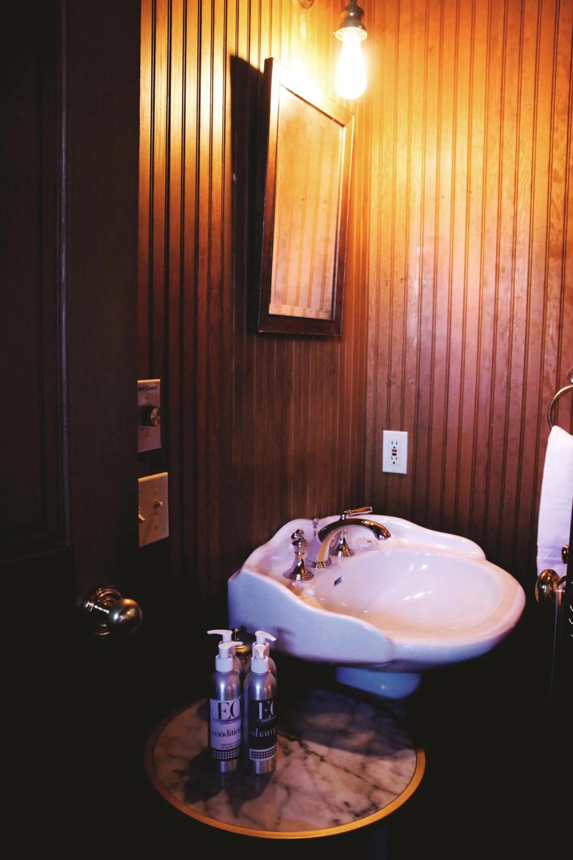 Bathroom in Shelburne Hotel