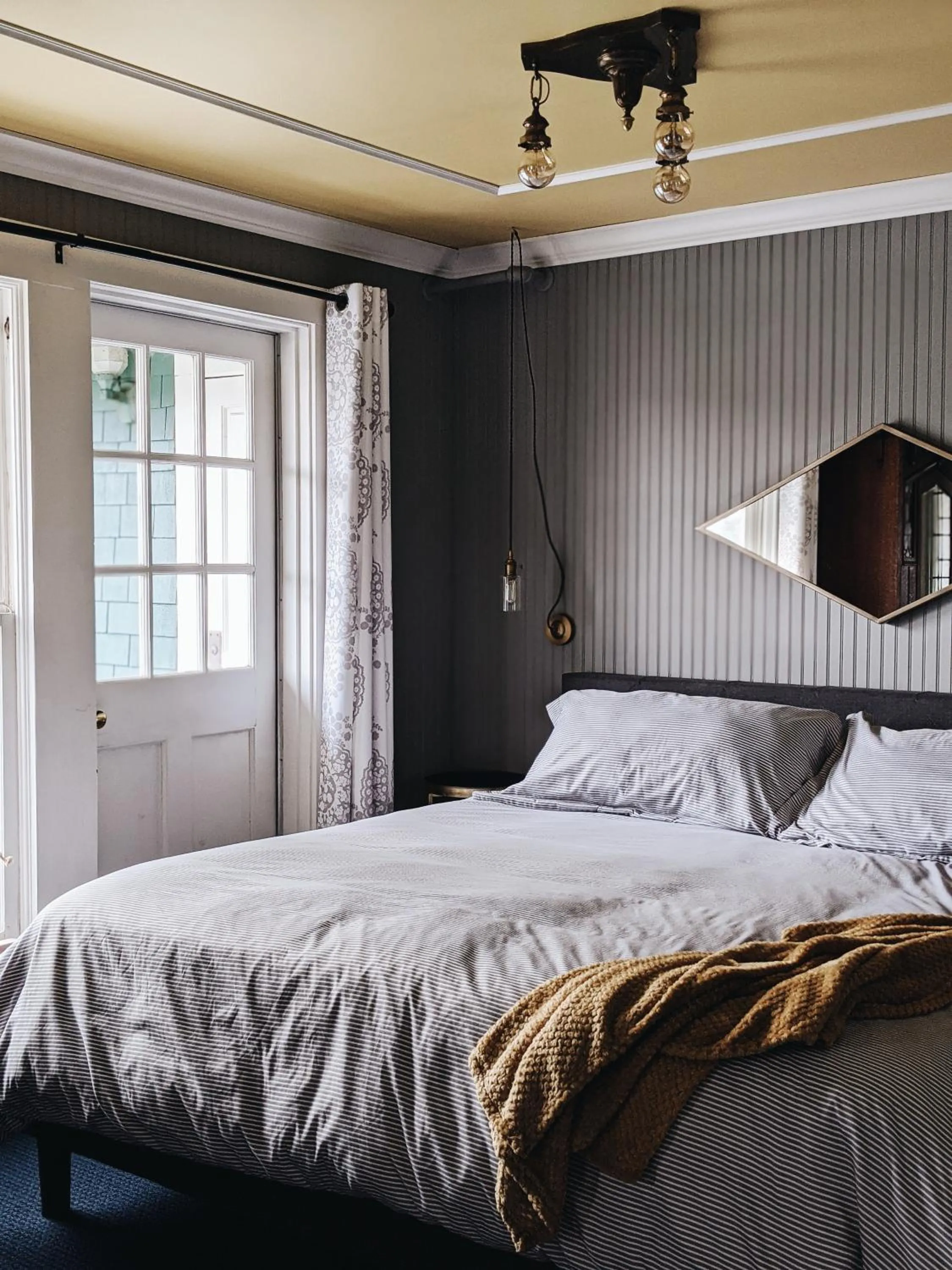 Bedroom, Bed in Shelburne Hotel