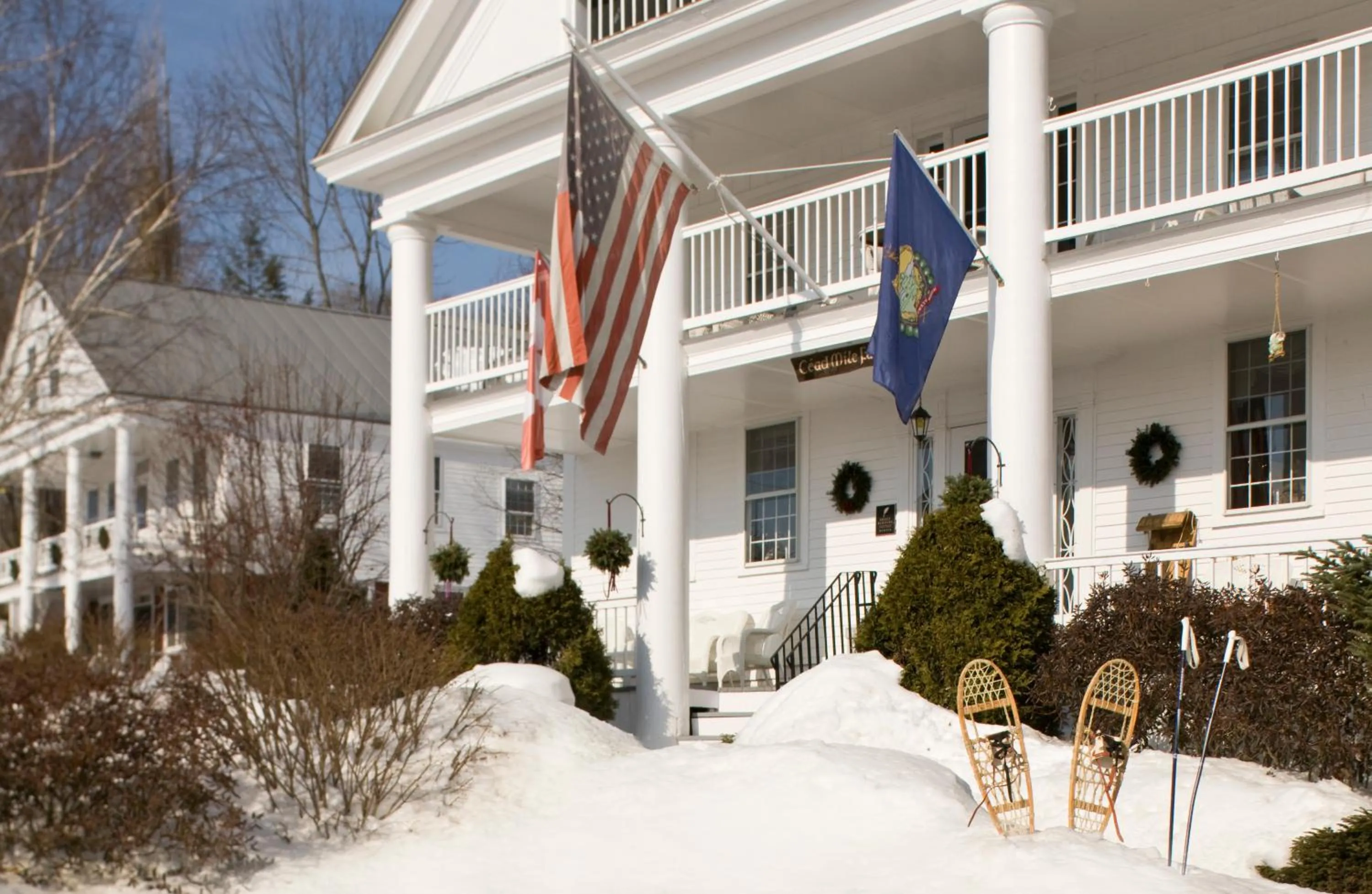 Facade/entrance in Rabbit Hill Inn